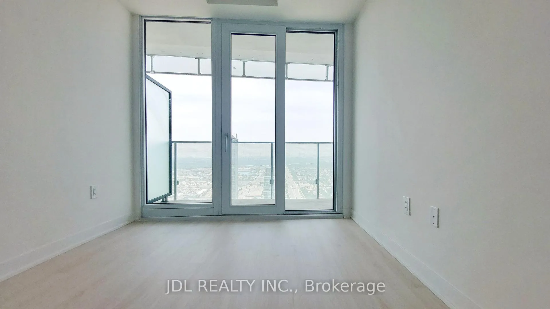 Photo 2 of Unit 3808, 3900 Confederation Parkway, Mississauga, City Centre — HOMEH