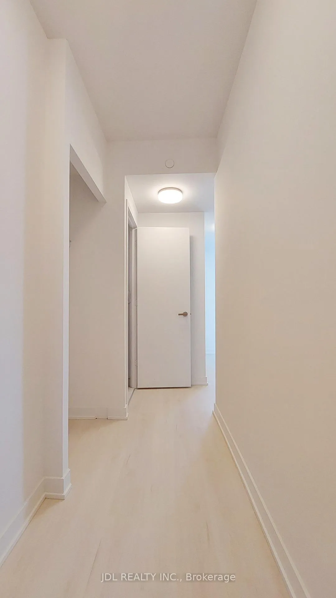 Photo 4 of Unit 3808, 3900 Confederation Parkway, Mississauga, City Centre — HOMEH