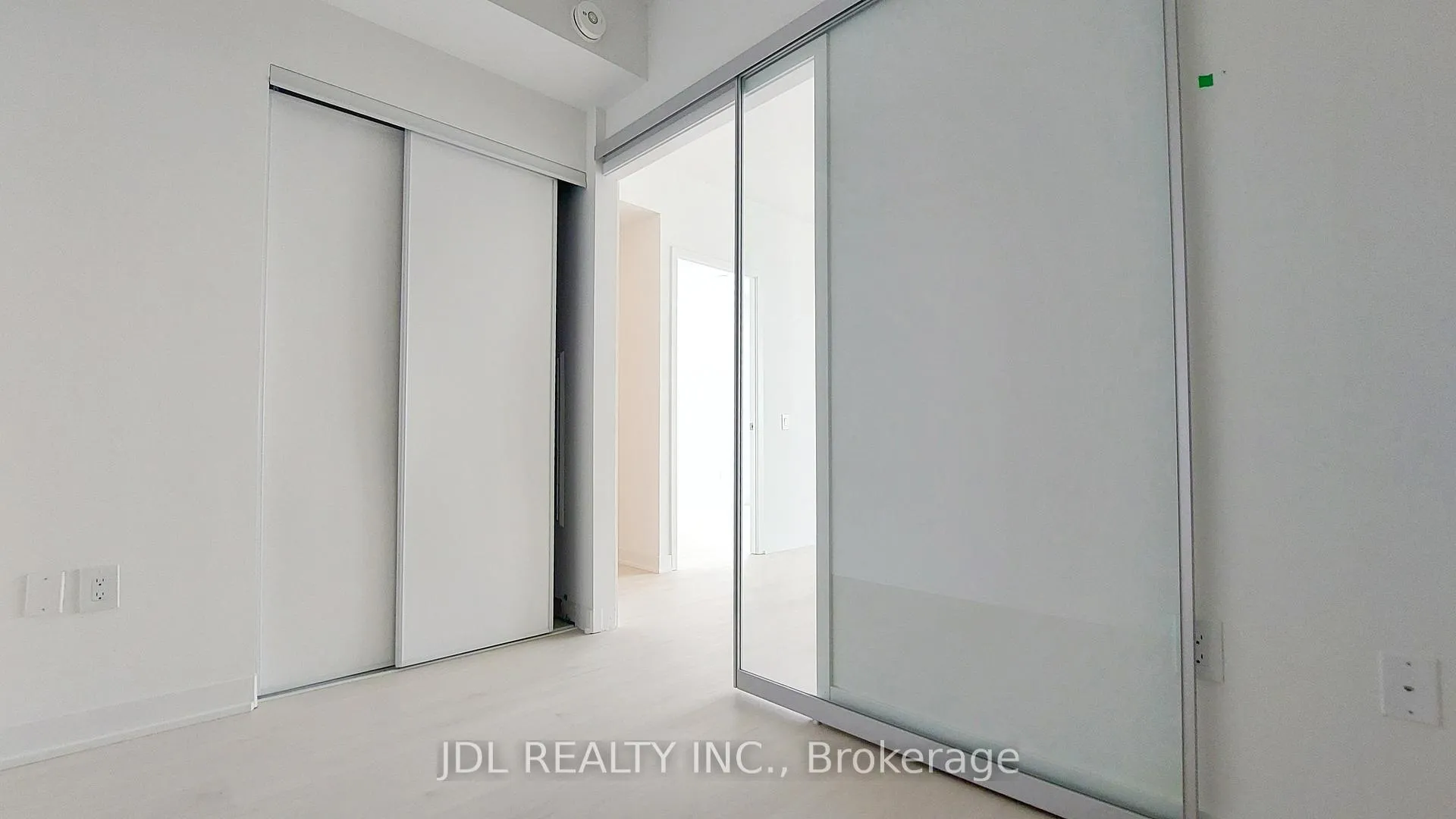 Photo 5 of Unit 3808, 3900 Confederation Parkway, Mississauga, City Centre — HOMEH