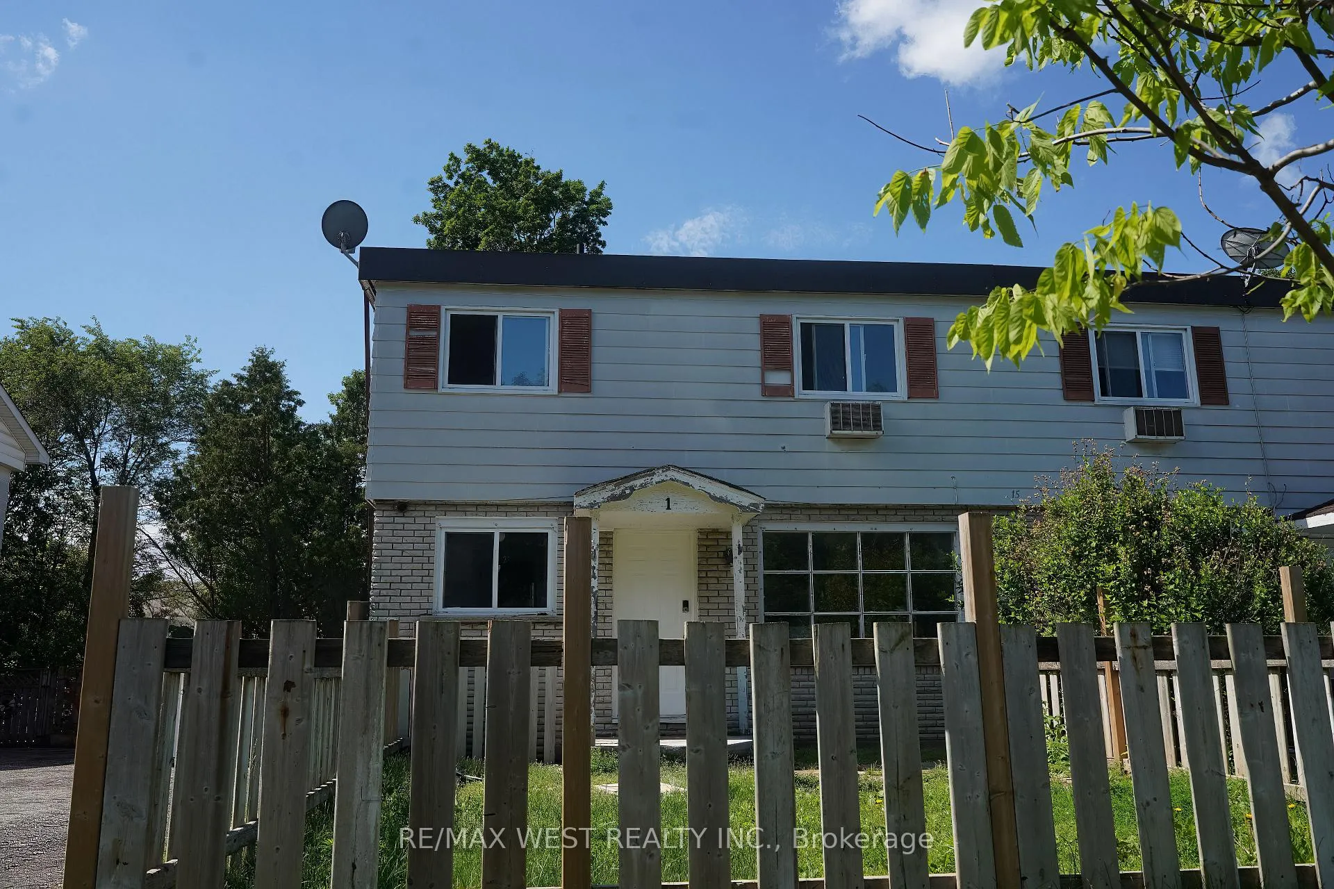 Front of Unit 1, 19 Brenda Court