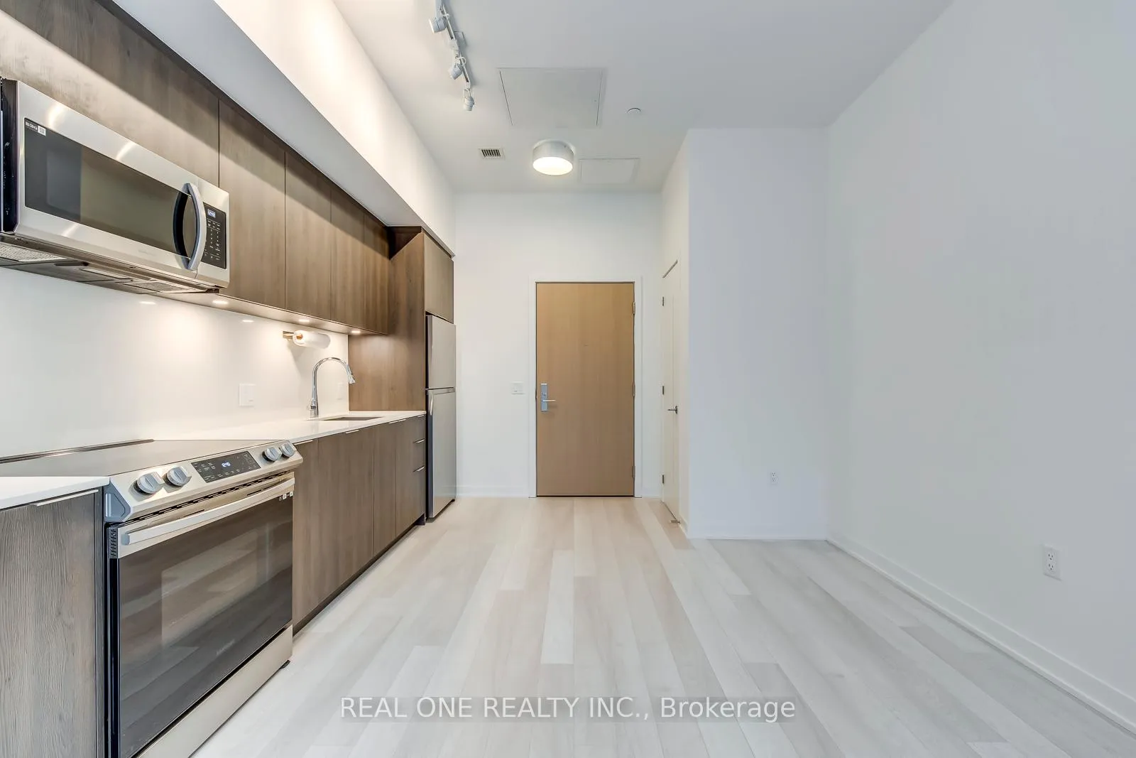 Photo 7 of Unit 201, 357 King Street W, Toronto, Waterfront Communities — HOMEH