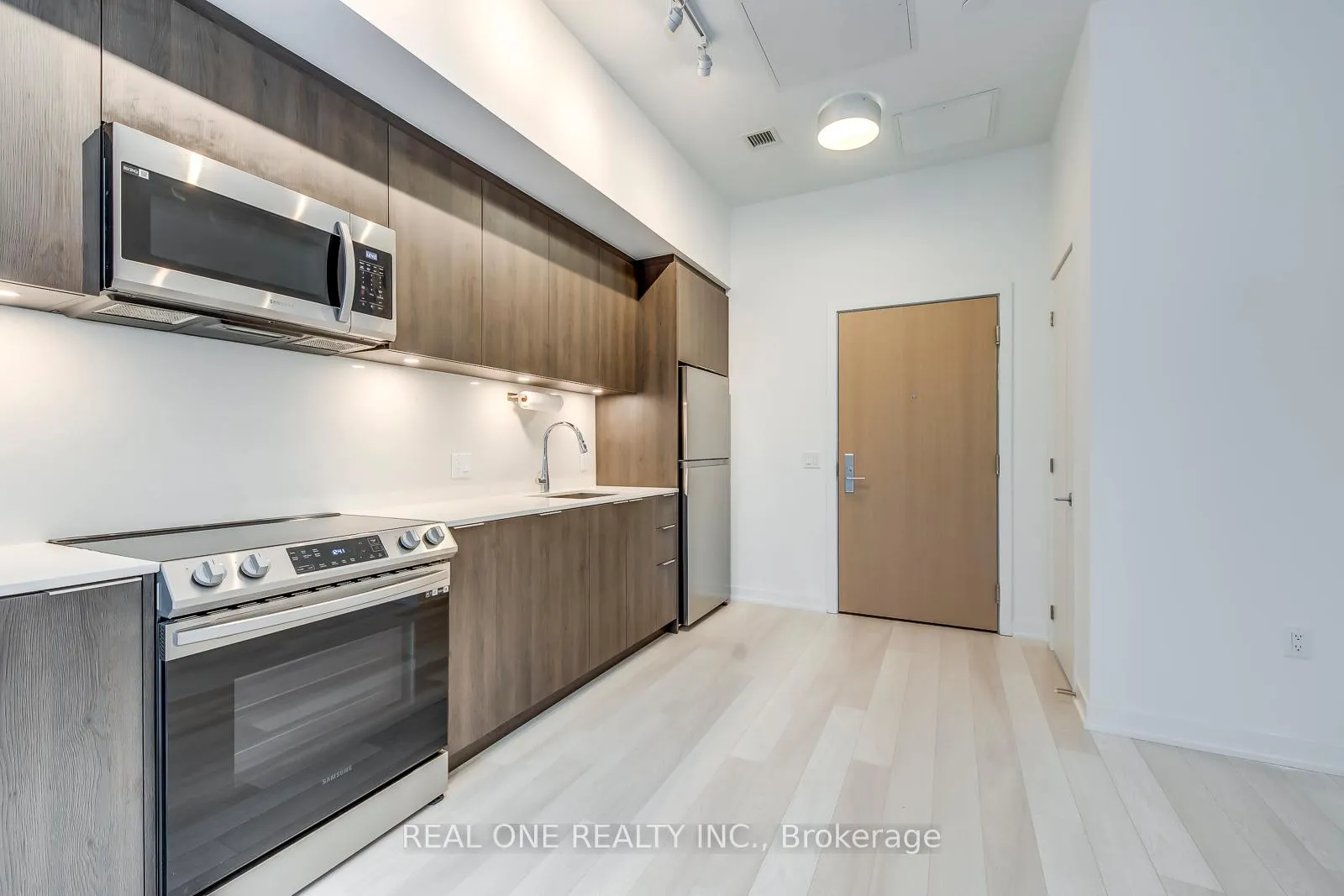 Photo 9 of Unit 201, 357 King Street W, Toronto, Waterfront Communities — HOMEH