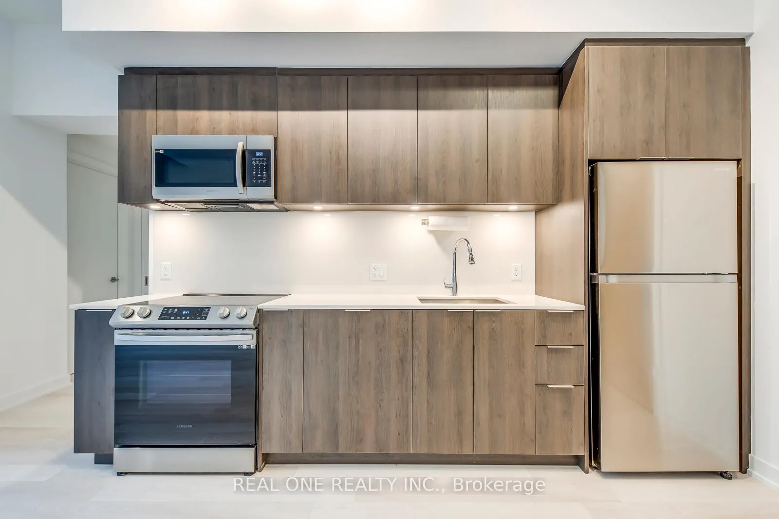 Photo 10 of Unit 201, 357 King Street W, Toronto, Waterfront Communities — HOMEH