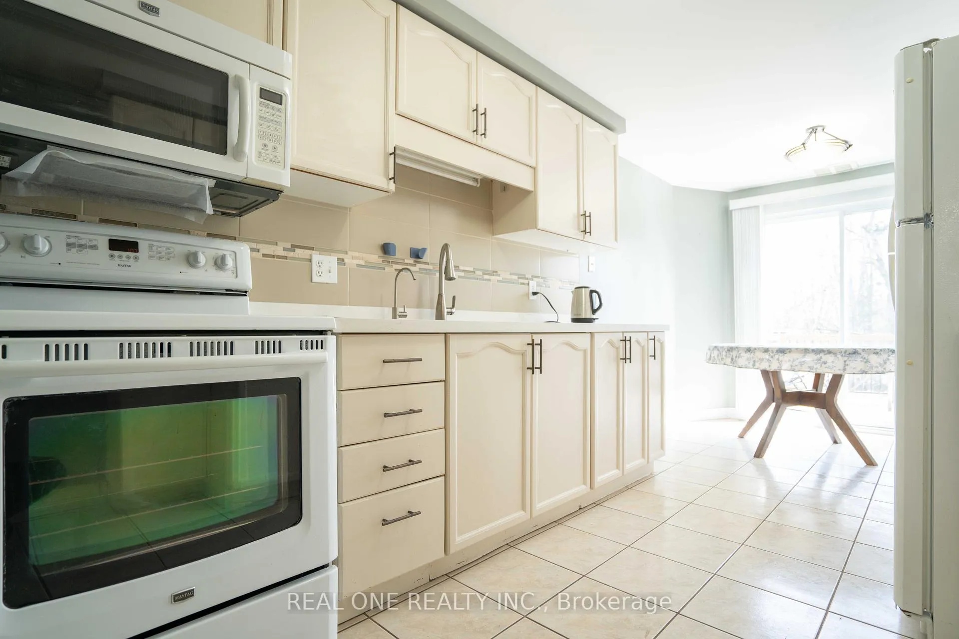 Photo 2 of 407 Downsview Place, Waterloo, Bridgeport — HOMEH