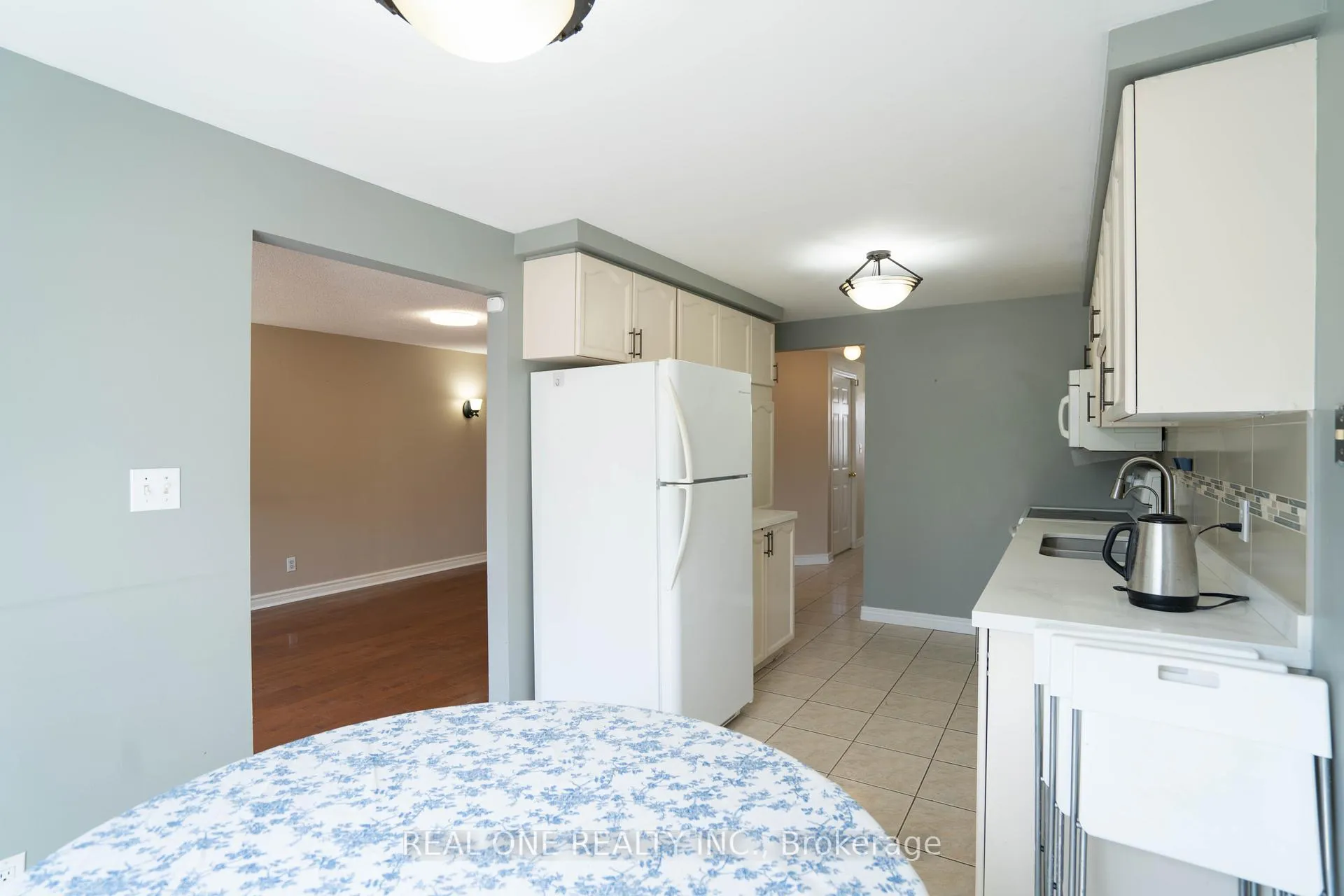 Photo 3 of 407 Downsview Place, Waterloo, Bridgeport — HOMEH