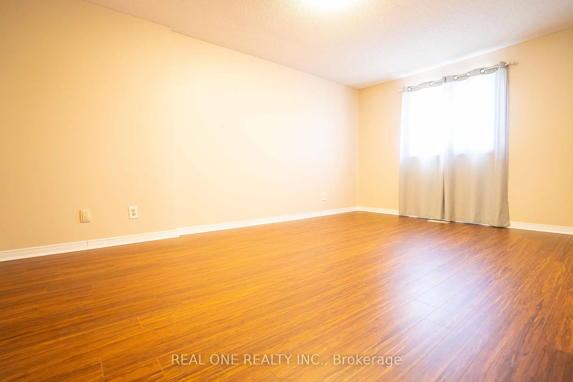 Photo 8 of 407 Downsview Place, Waterloo, Bridgeport — HOMEH