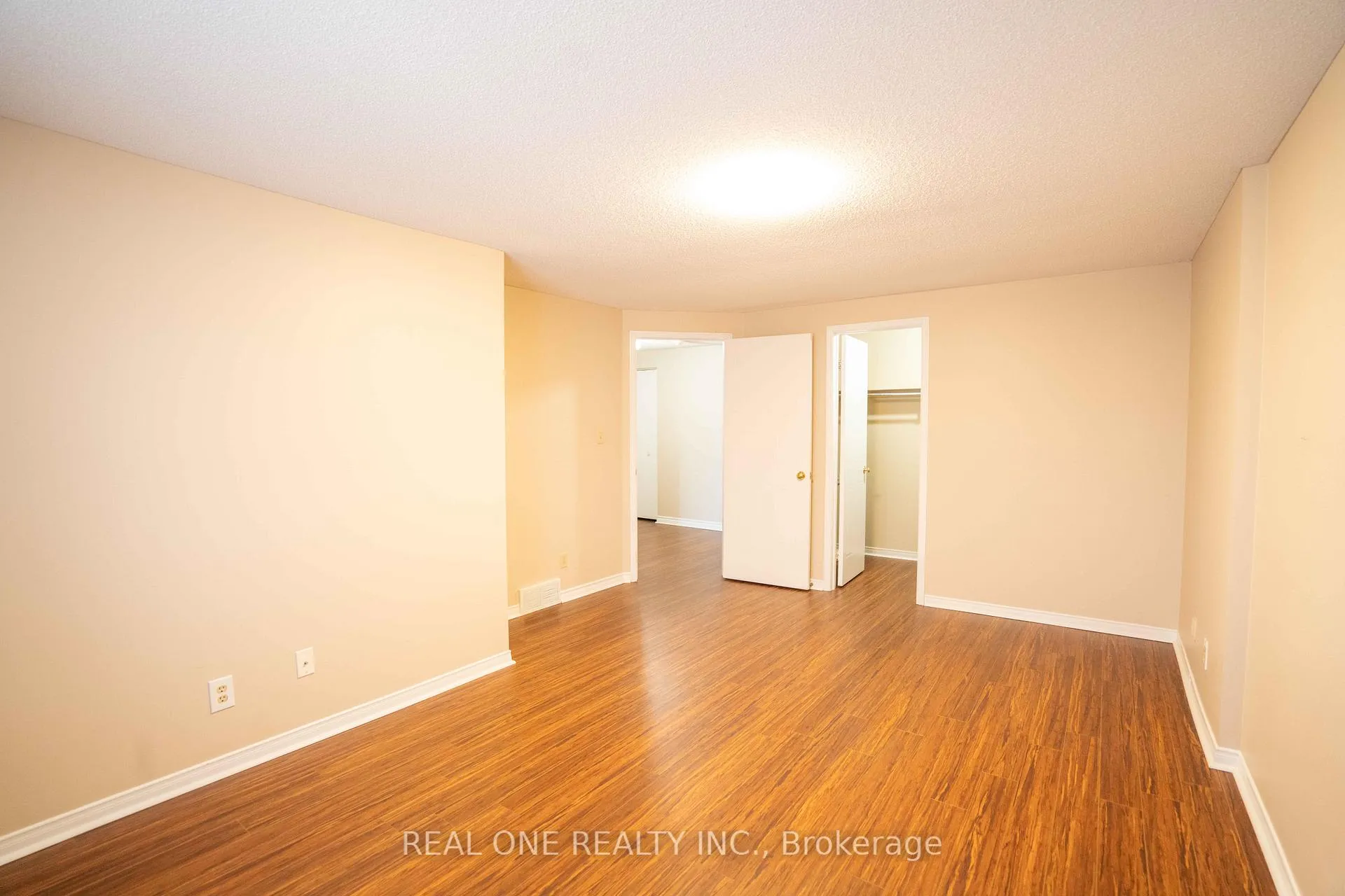 Photo 9 of 407 Downsview Place, Waterloo, Bridgeport — HOMEH