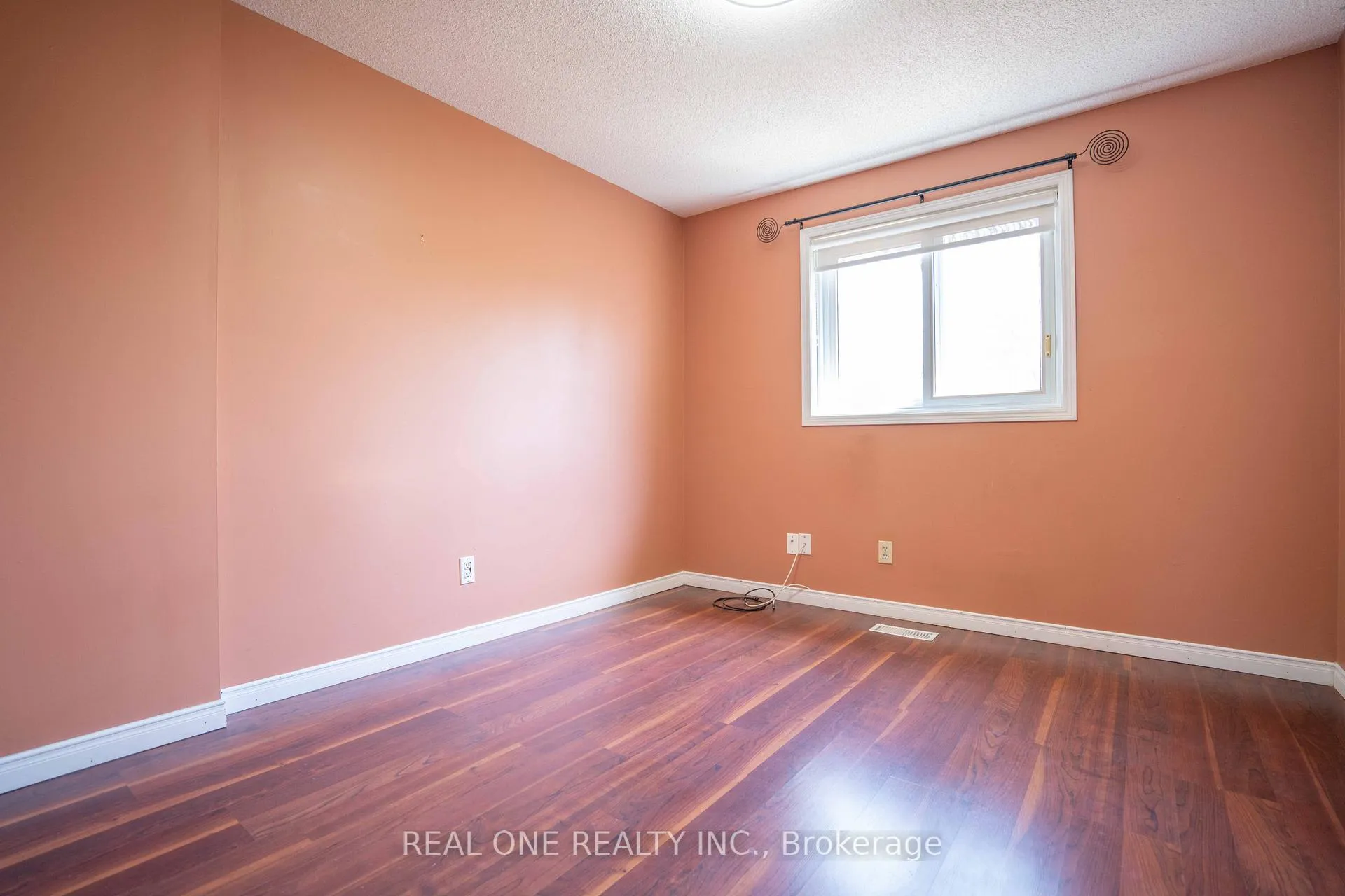 Photo 12 of 407 Downsview Place, Waterloo, Bridgeport — HOMEH