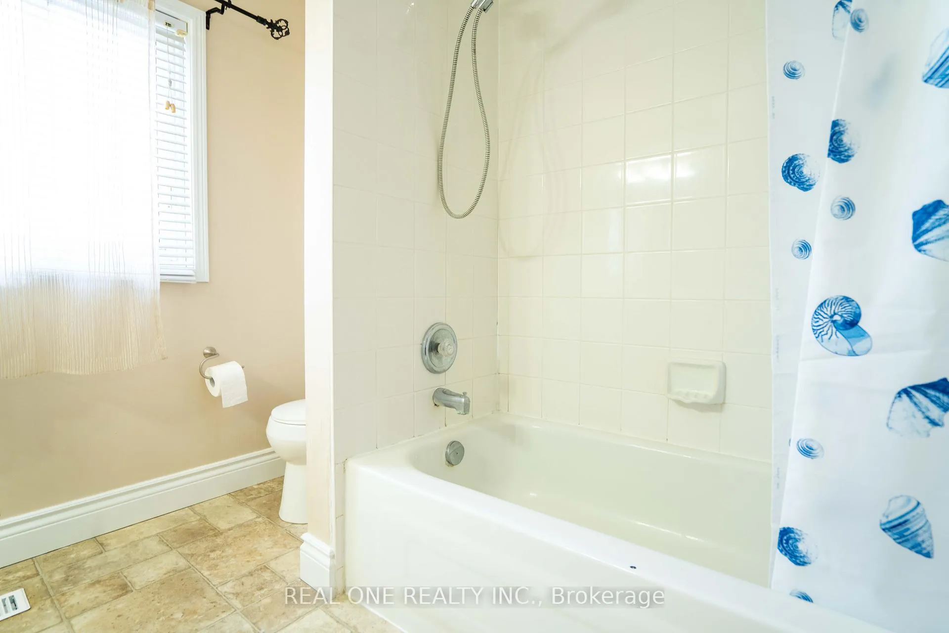 Photo 14 of 407 Downsview Place, Waterloo, Bridgeport — HOMEH