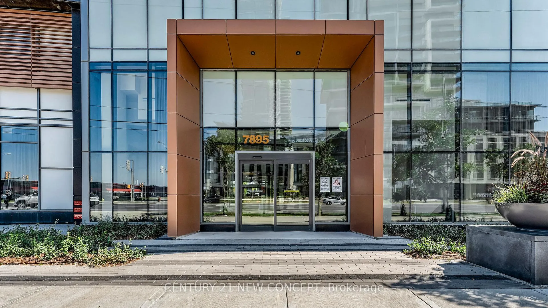 Photo 3 of Unit 3017, 7895 Jane Street, Vaughan, Concord — HOMEH