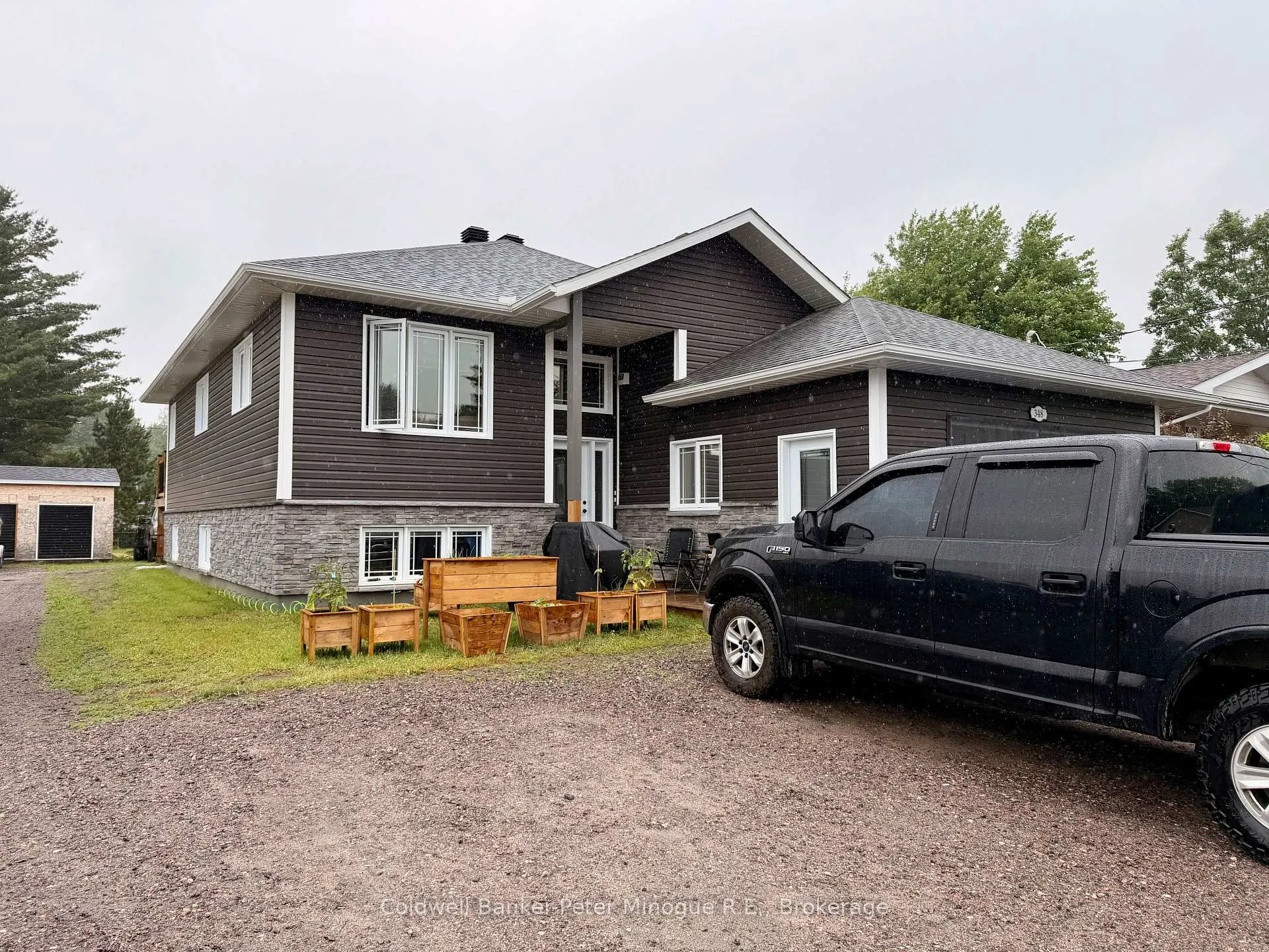 Photo of 348 Levesque Street