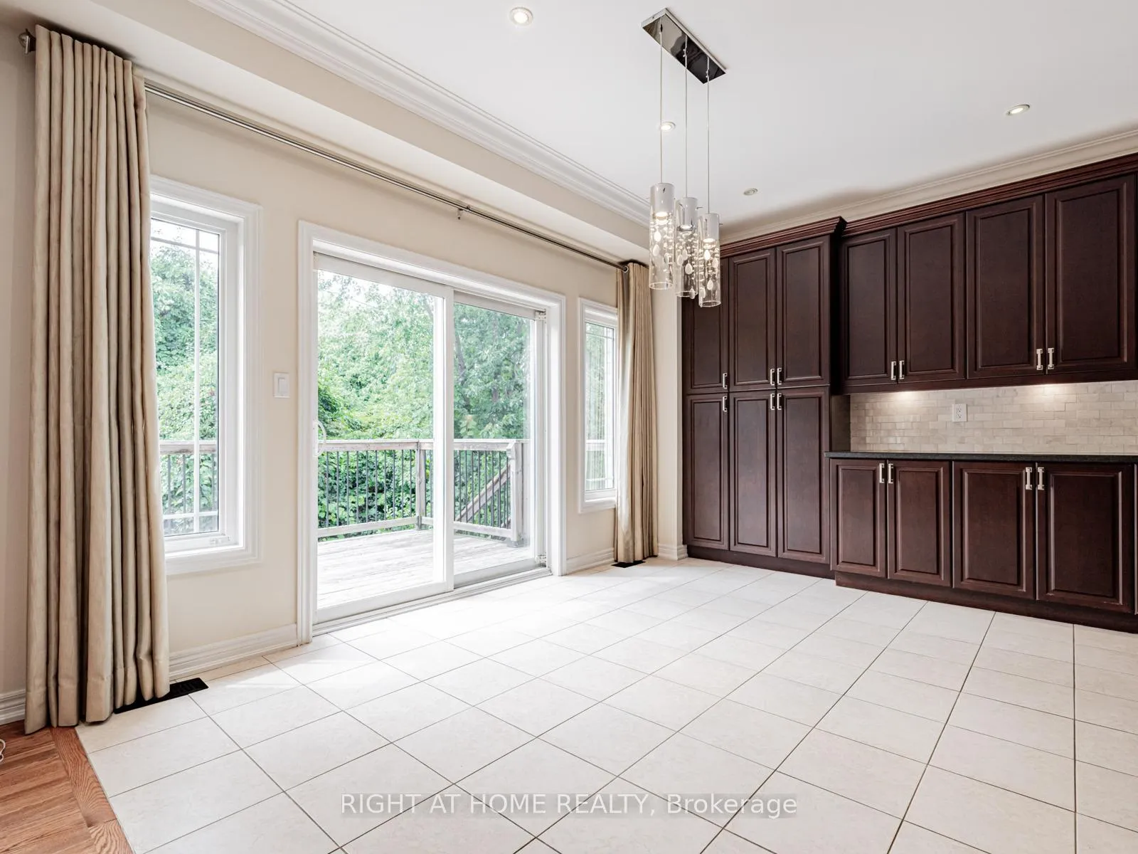 Photo 9 of 67 Timna Crescent, Vaughan, Patterson — HOMEH
