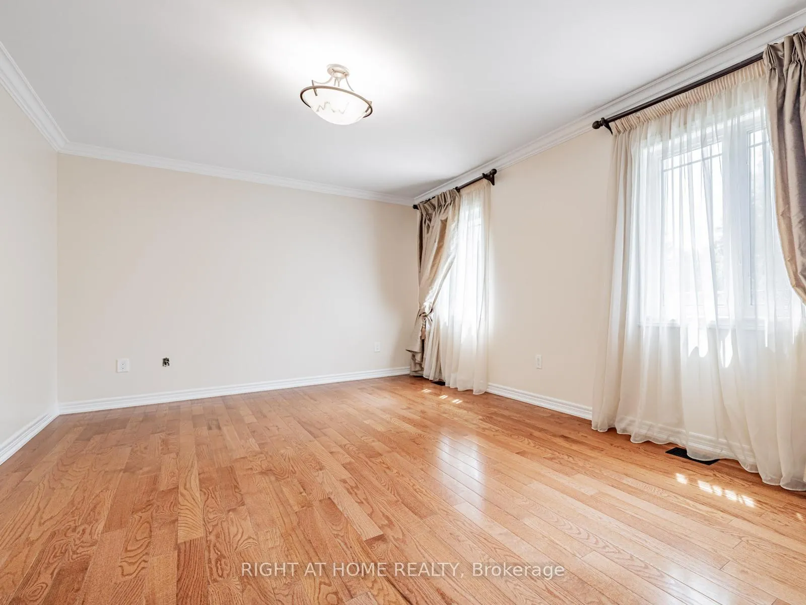 Photo 21 of 67 Timna Crescent, Vaughan, Patterson — HOMEH