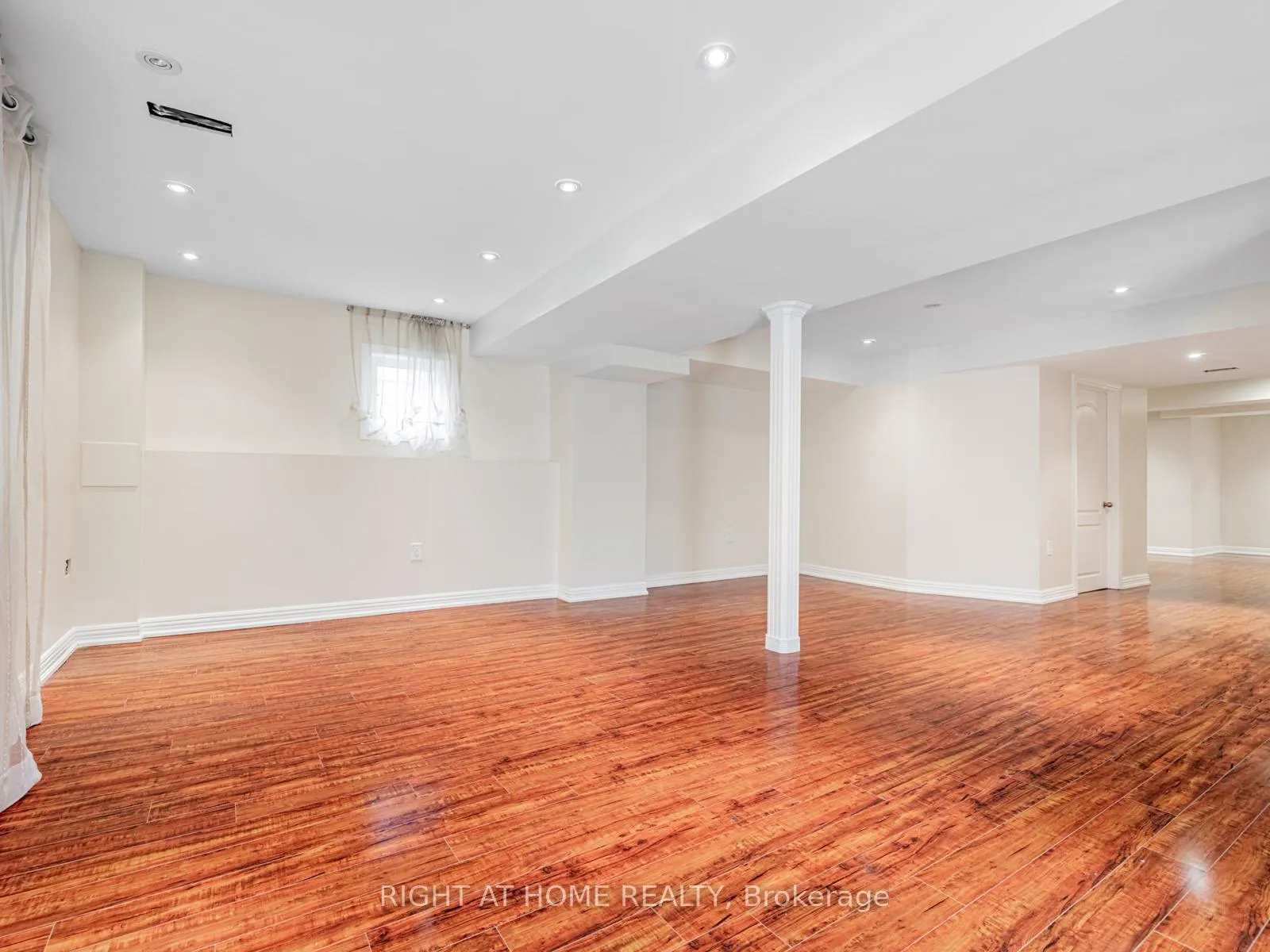 Photo 28 of 67 Timna Crescent, Vaughan, Patterson — HOMEH