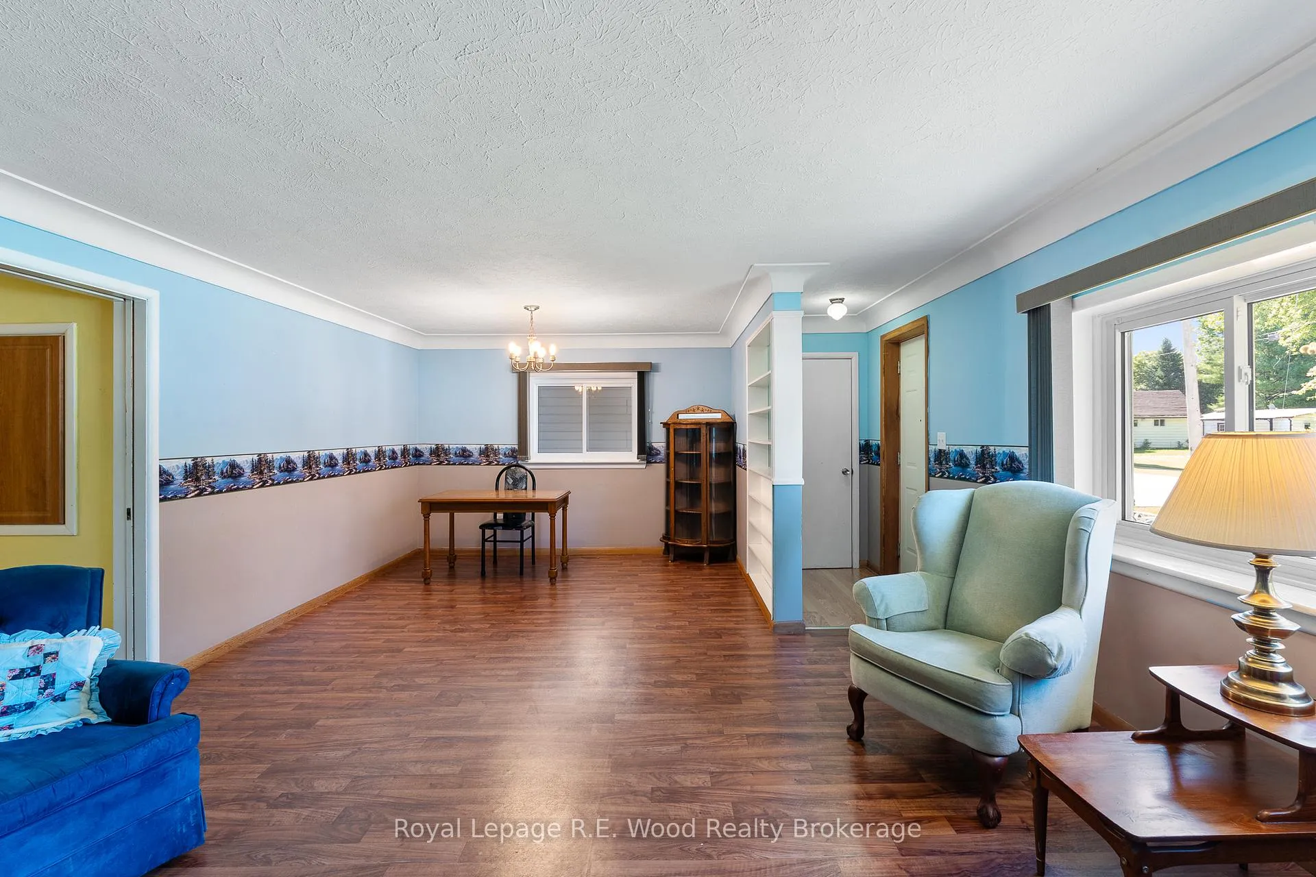 Photo 6 of 286 Walnut Street, Chatham-Kent, Dresden — HOMEH