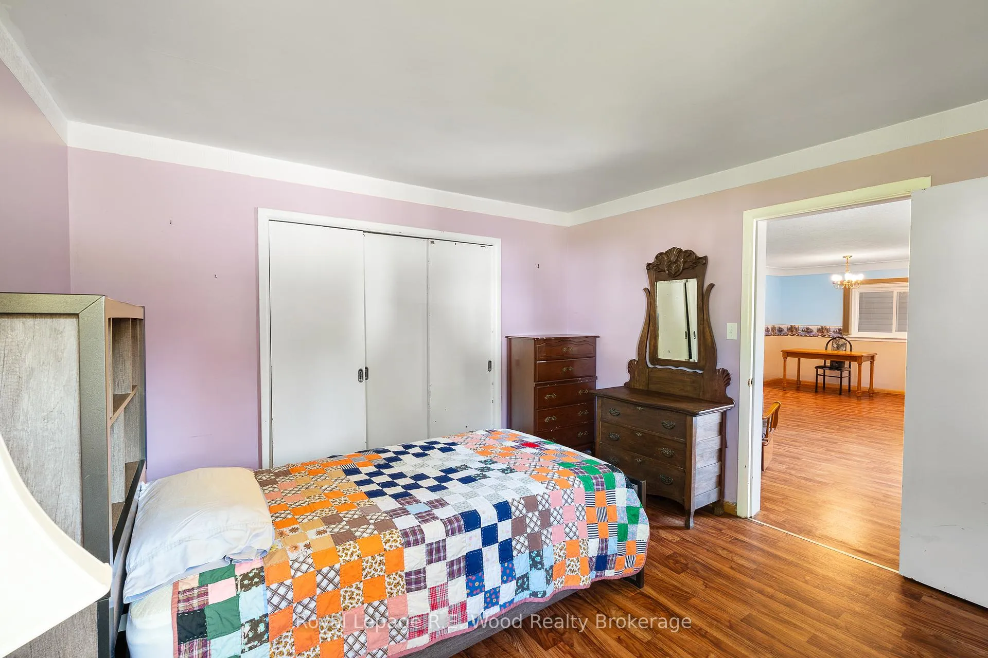 Photo 9 of 286 Walnut Street, Chatham-Kent, Dresden — HOMEH