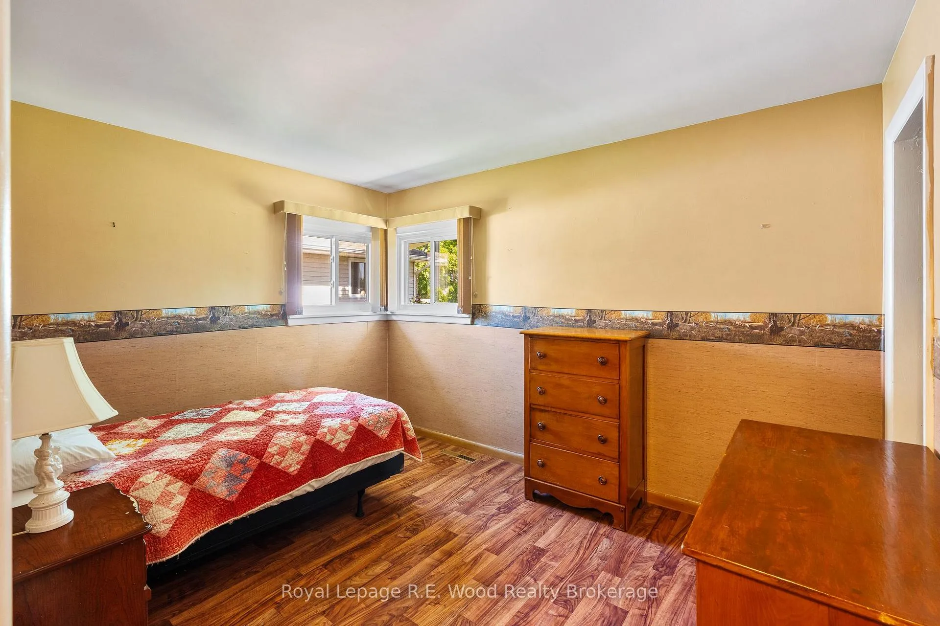 Photo 16 of 286 Walnut Street, Chatham-Kent, Dresden — HOMEH