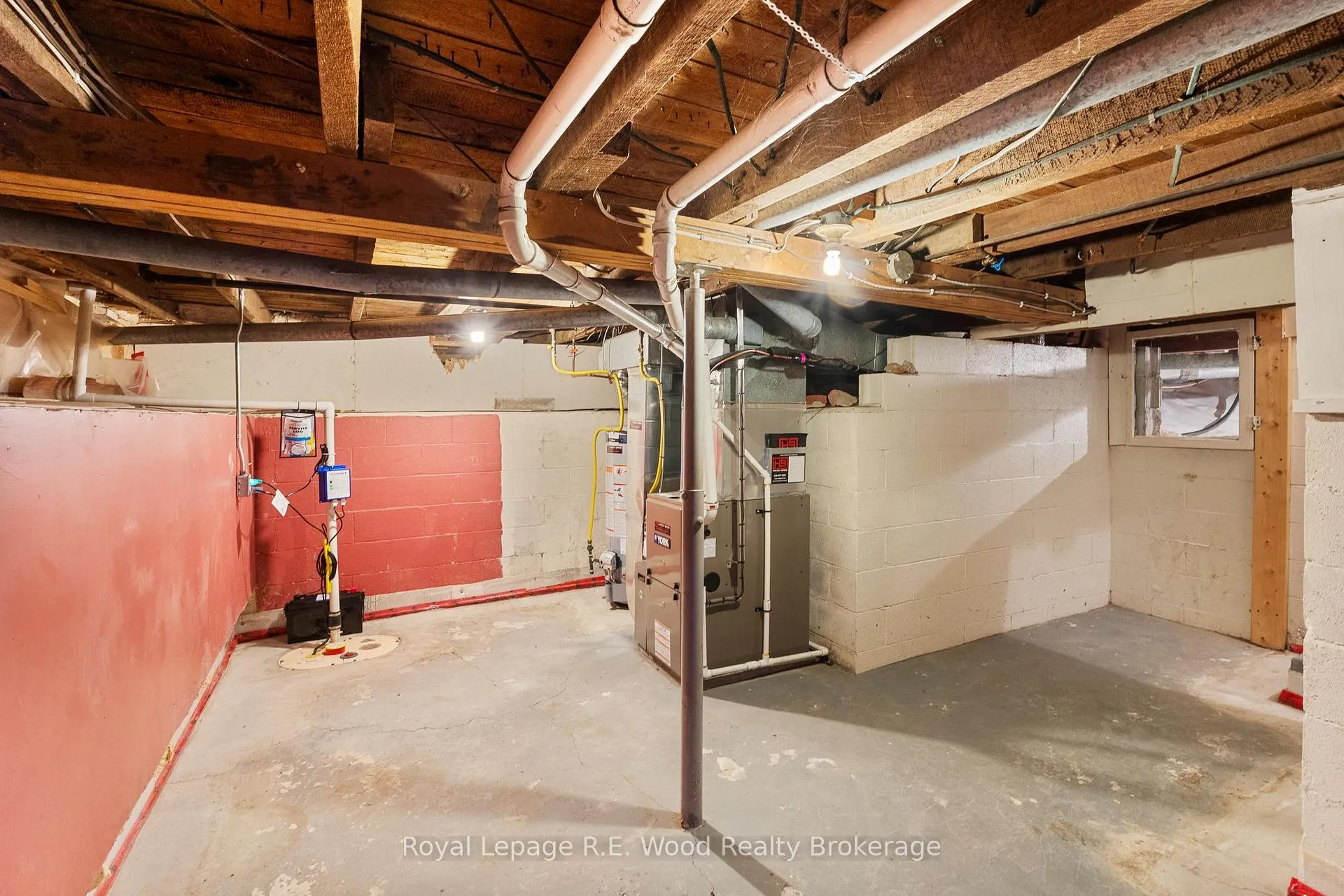 Photo 18 of 286 Walnut Street, Chatham-Kent, Dresden — HOMEH