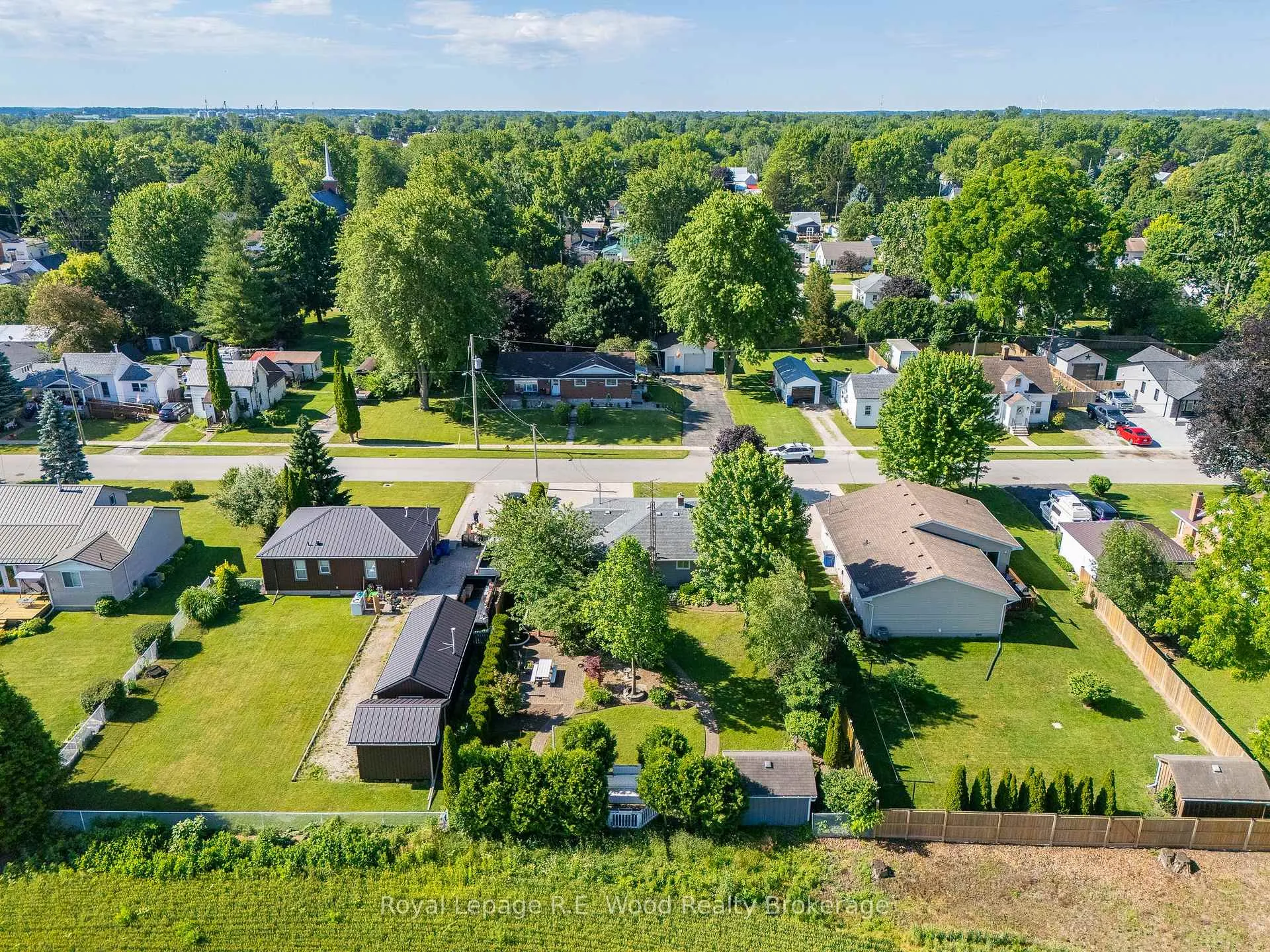 Photo 21 of 286 Walnut Street, Chatham-Kent, Dresden — HOMEH