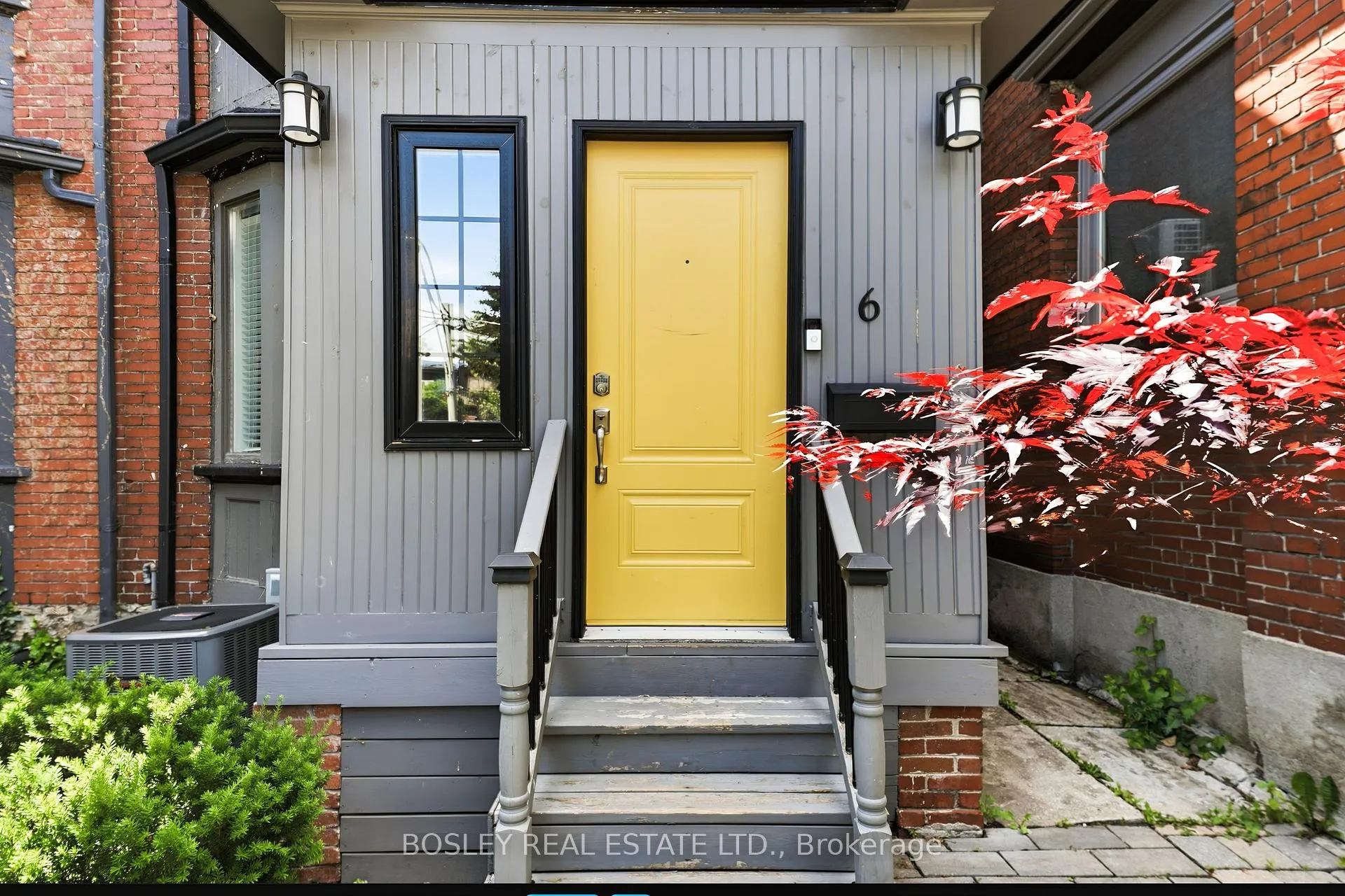 Photo 2 of 6 Ridley Gardens, Toronto, High Park-Swansea — HOMEH