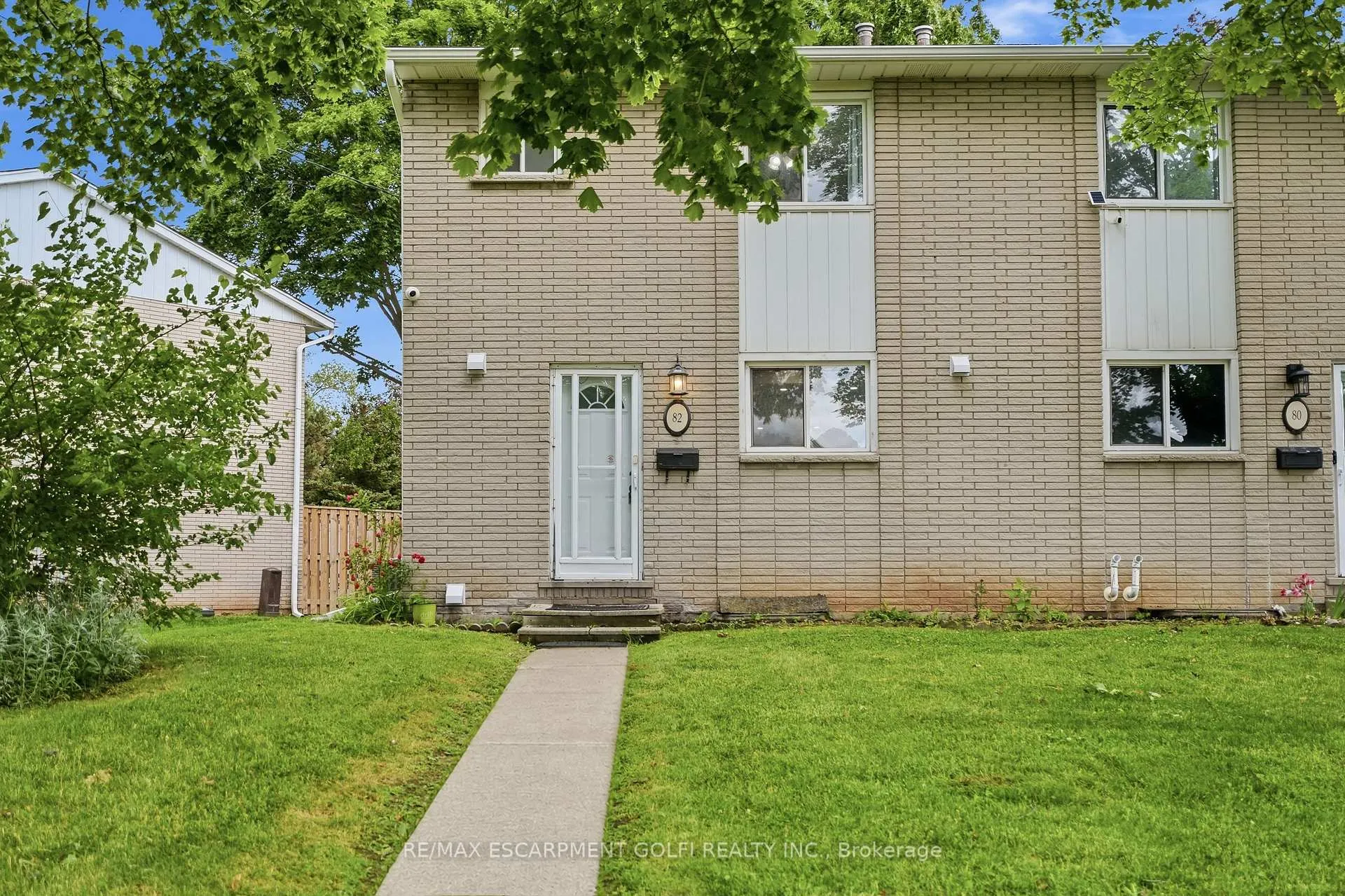 Photo 2 of Unit 14, 82 Riverdale Drive, Hamilton, Riverdale — HOMEH