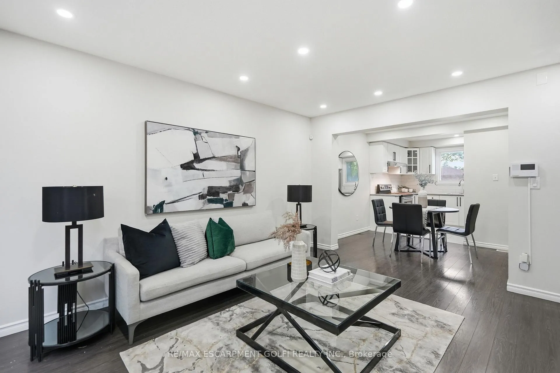 Photo 6 of Unit 14, 82 Riverdale Drive, Hamilton, Riverdale — HOMEH
