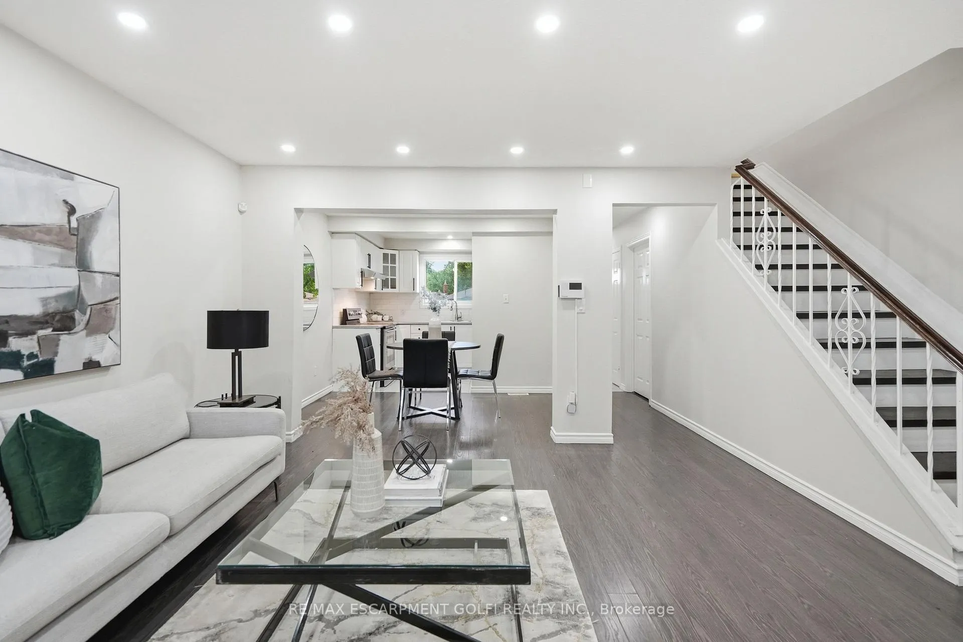 Photo 7 of Unit 14, 82 Riverdale Drive, Hamilton, Riverdale — HOMEH