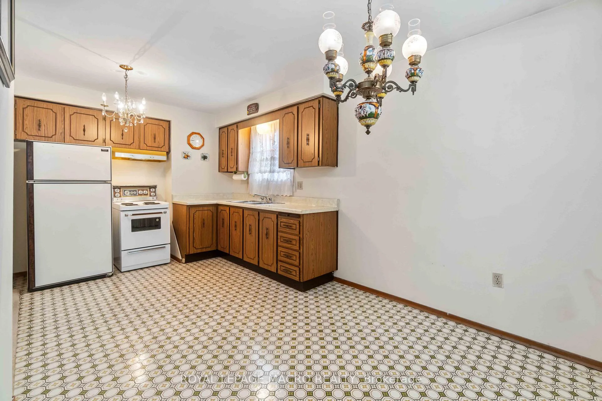 Photo 4 of 178 San Remo Drive, Hamilton, Mountview — HOMEH