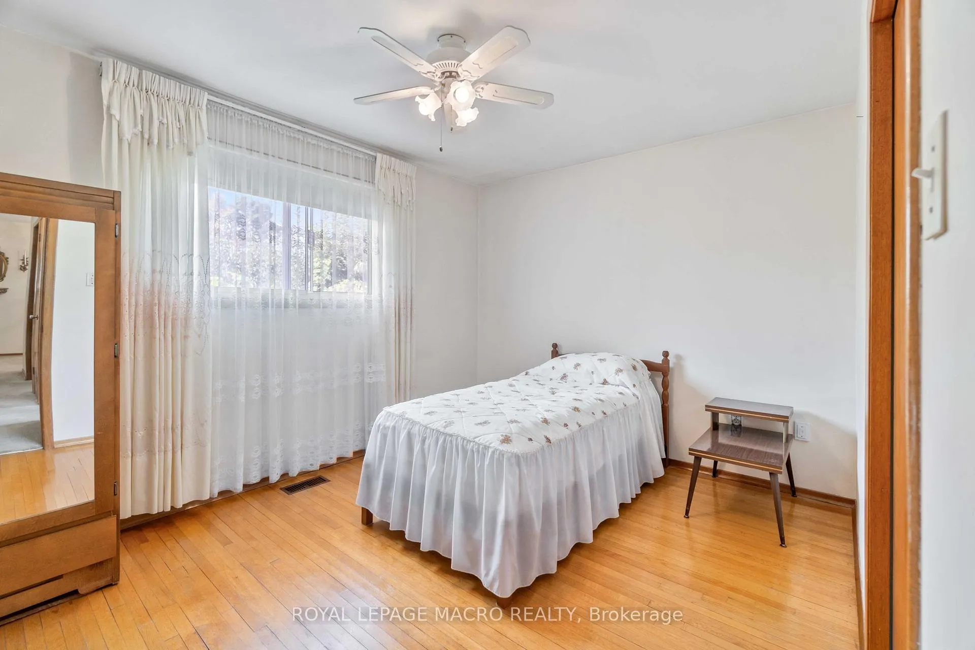 Photo 10 of 178 San Remo Drive, Hamilton, Mountview — HOMEH