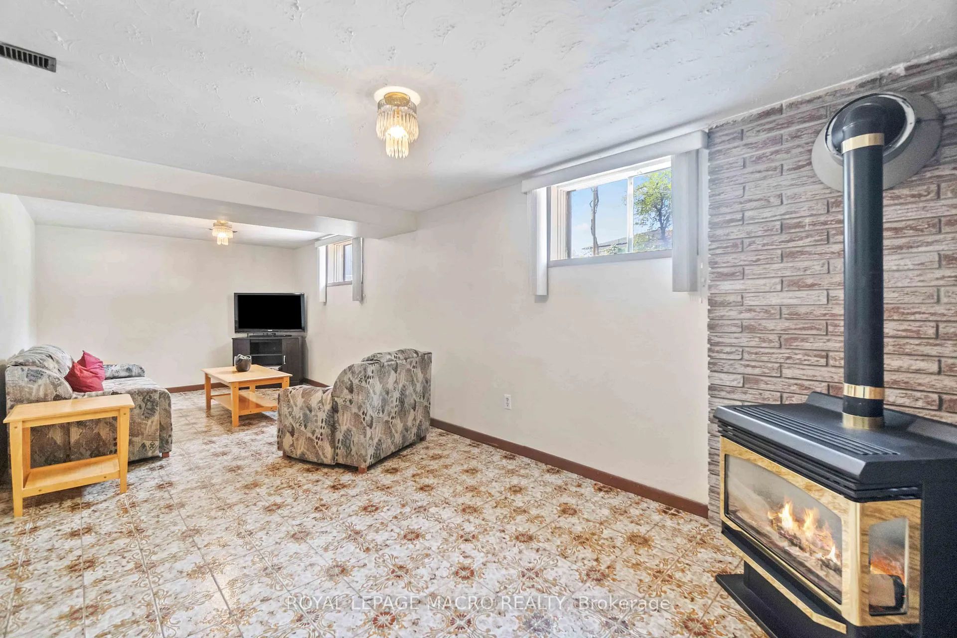 Photo 19 of 178 San Remo Drive, Hamilton, Mountview — HOMEH