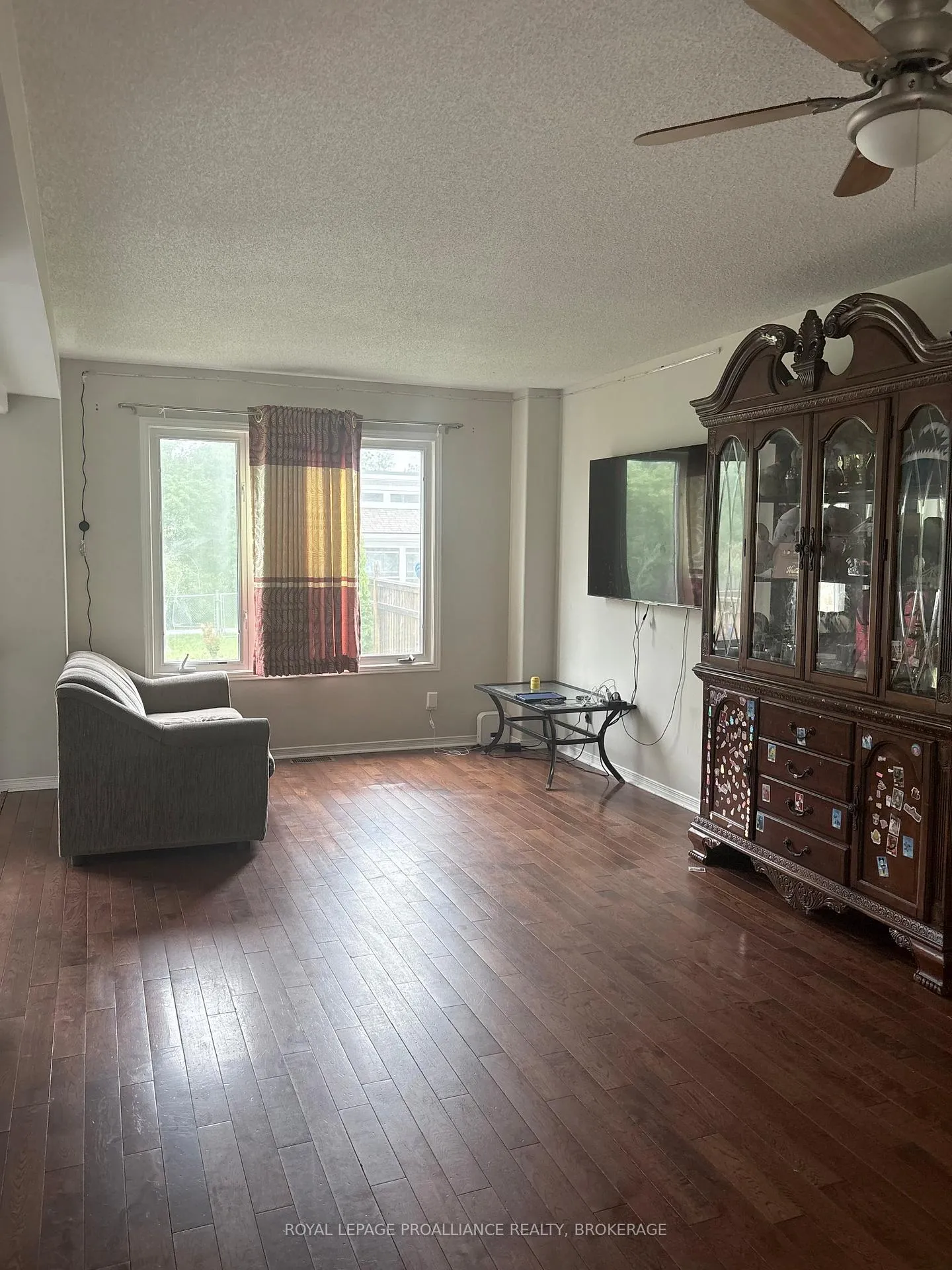 Photo 5 of 968 Bluffwood Avenue, Kingston, Kingston East (Incl Barret Crt) — HOMEH