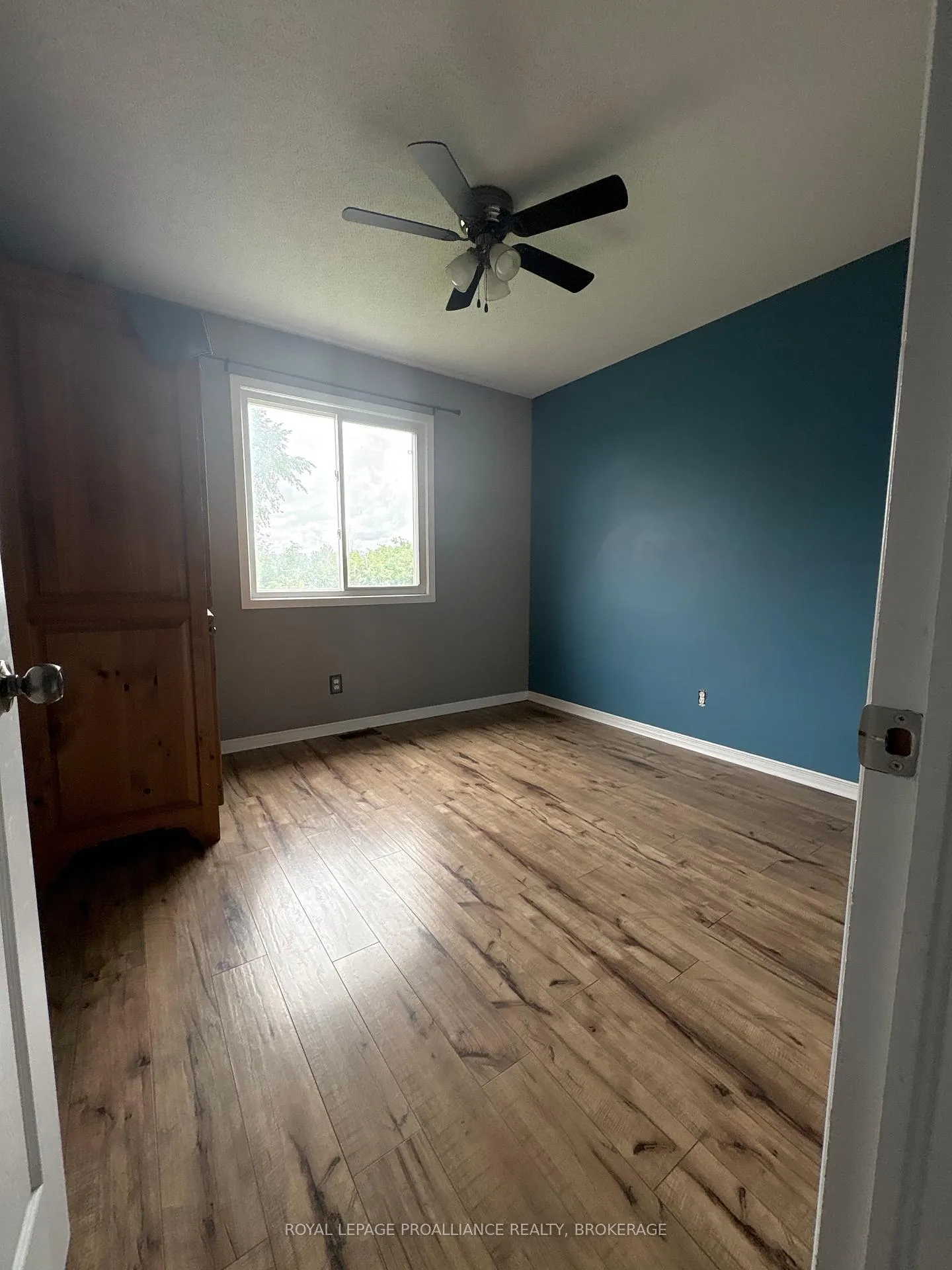 Photo 9 of 968 Bluffwood Avenue, Kingston, Kingston East (Incl Barret Crt) — HOMEH
