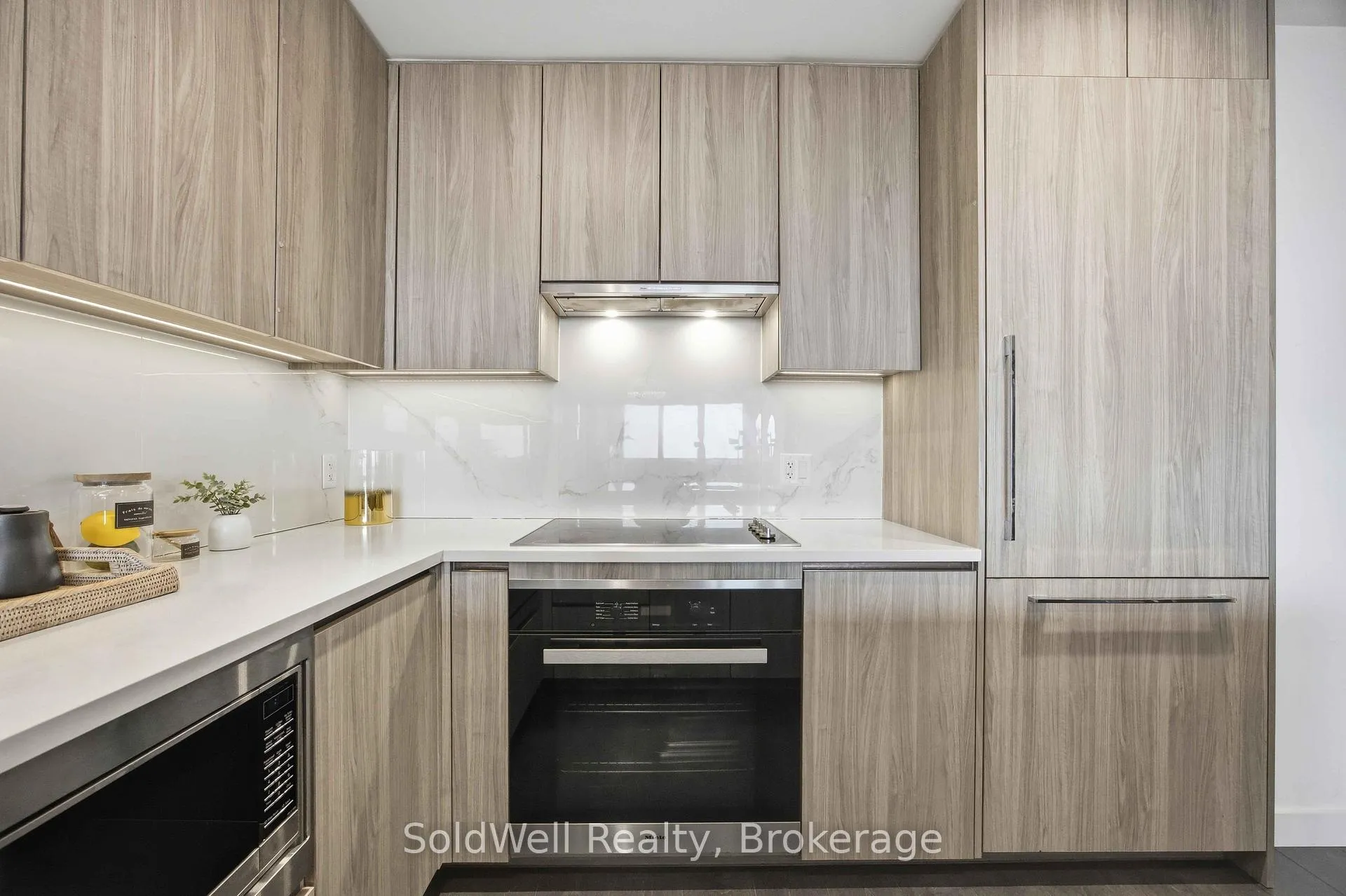 Photo 13 of Unit 2103, 25 Mcmahon Drive, North York, Bayview Village — HOMEH