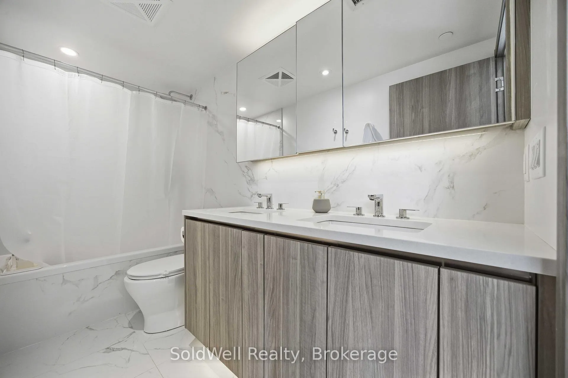 Photo 27 of Unit 2103, 25 Mcmahon Drive, North York, Bayview Village — HOMEH