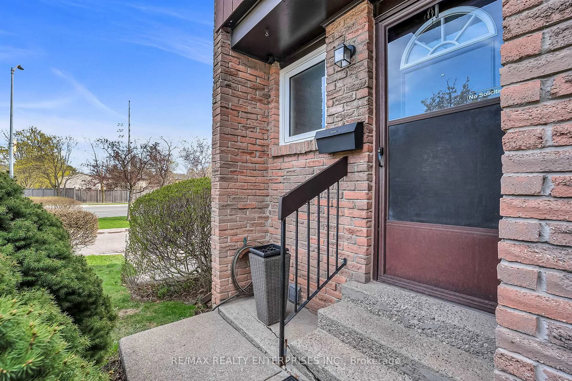 Photo 4 of Unit 34, 7030 Copenhagen Road, Mississauga, Meadowvale — HOMEH