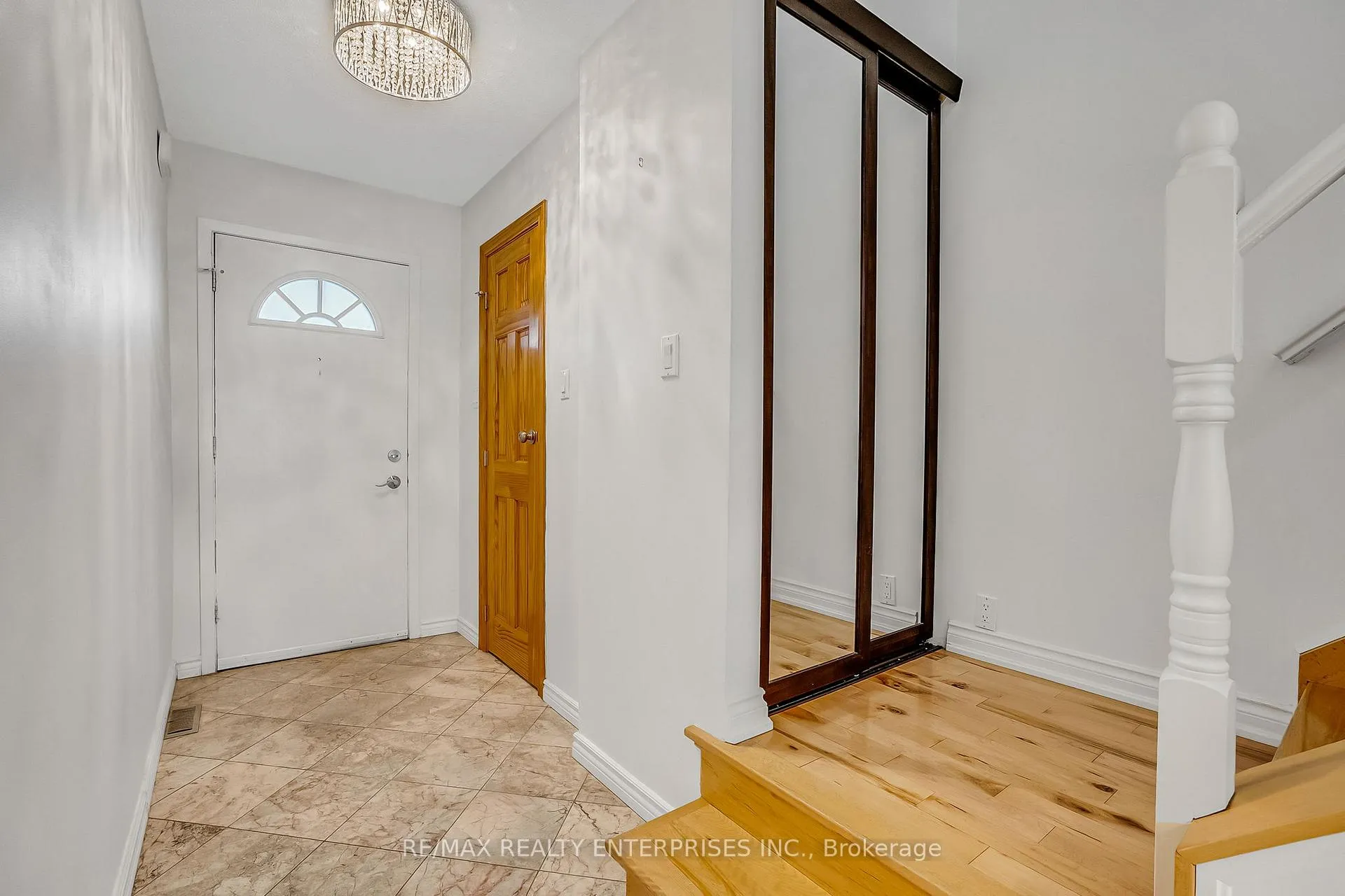 Photo 5 of Unit 34, 7030 Copenhagen Road, Mississauga, Meadowvale — HOMEH