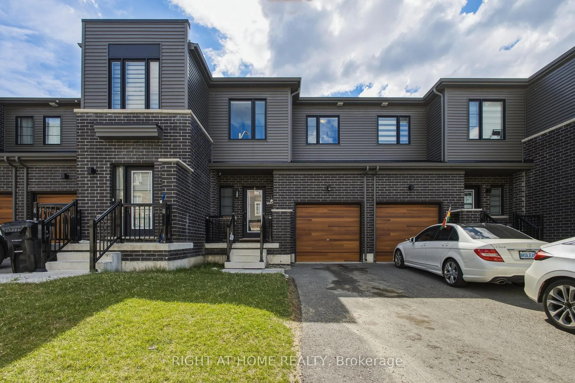 Photo 1 of 15 Hay Lane, Barrie, Rural Barrie Southeast — HOMEH