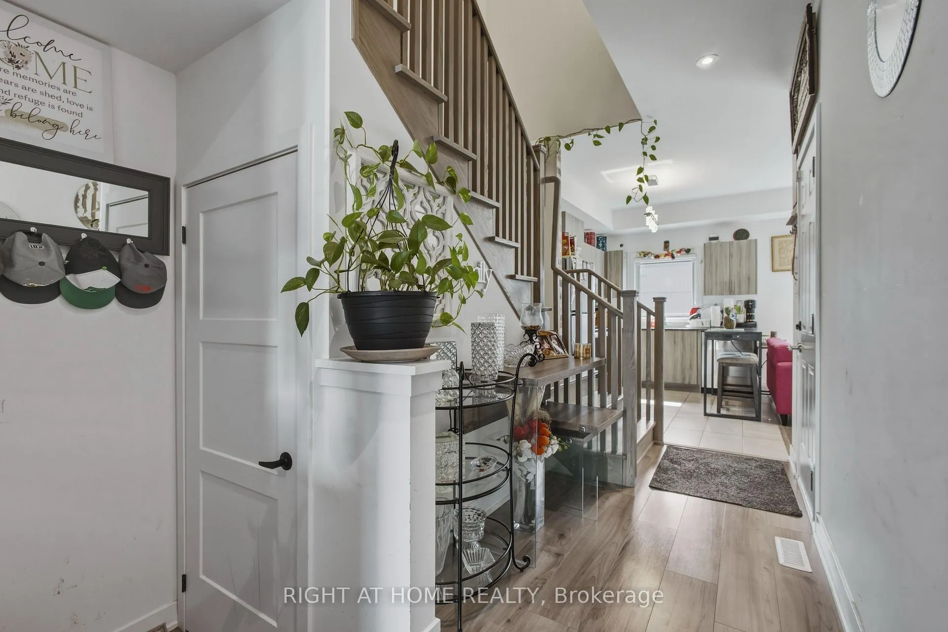 Photo 6 of 15 Hay Lane, Barrie, Rural Barrie Southeast — HOMEH