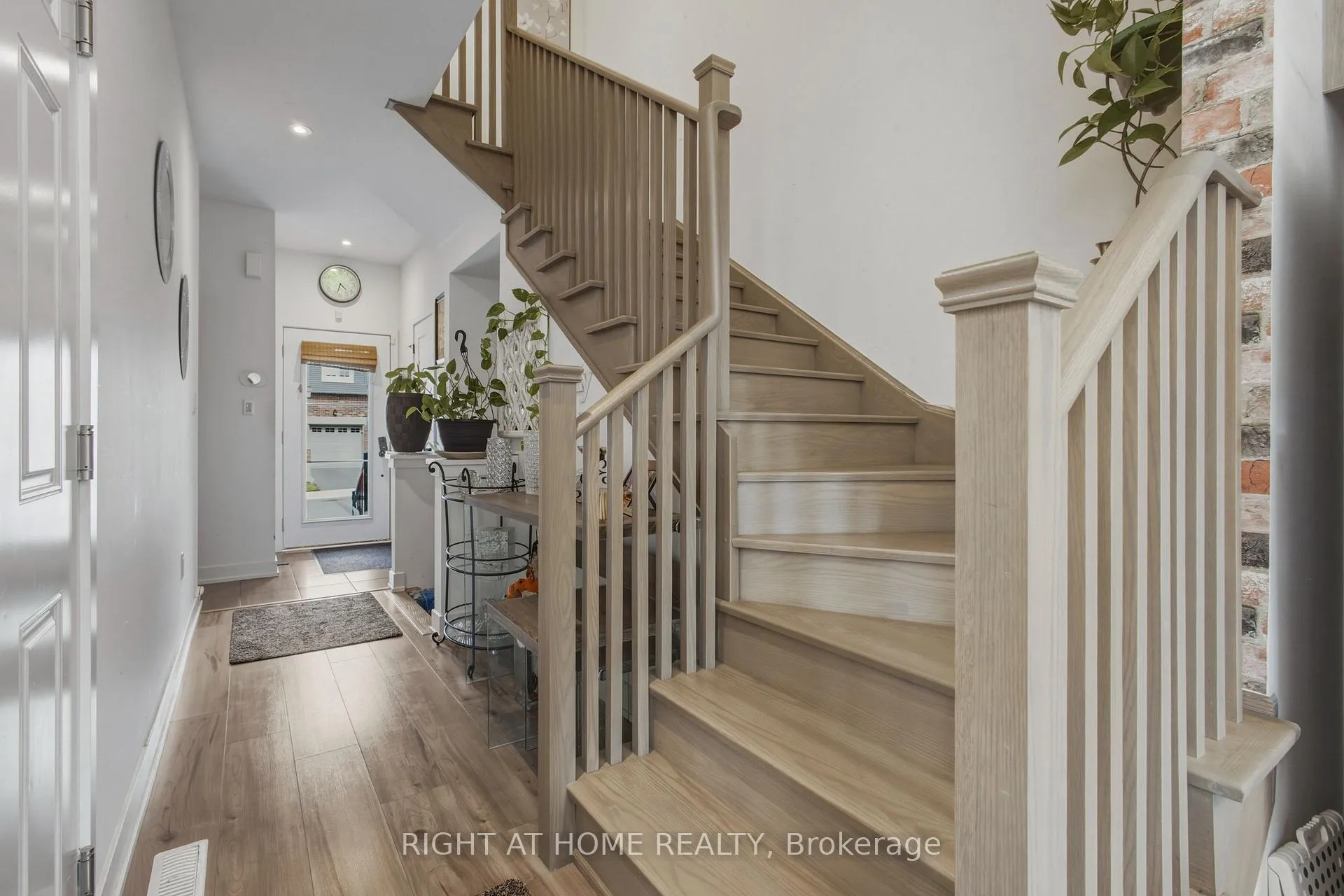 Photo 7 of 15 Hay Lane, Barrie, Rural Barrie Southeast — HOMEH