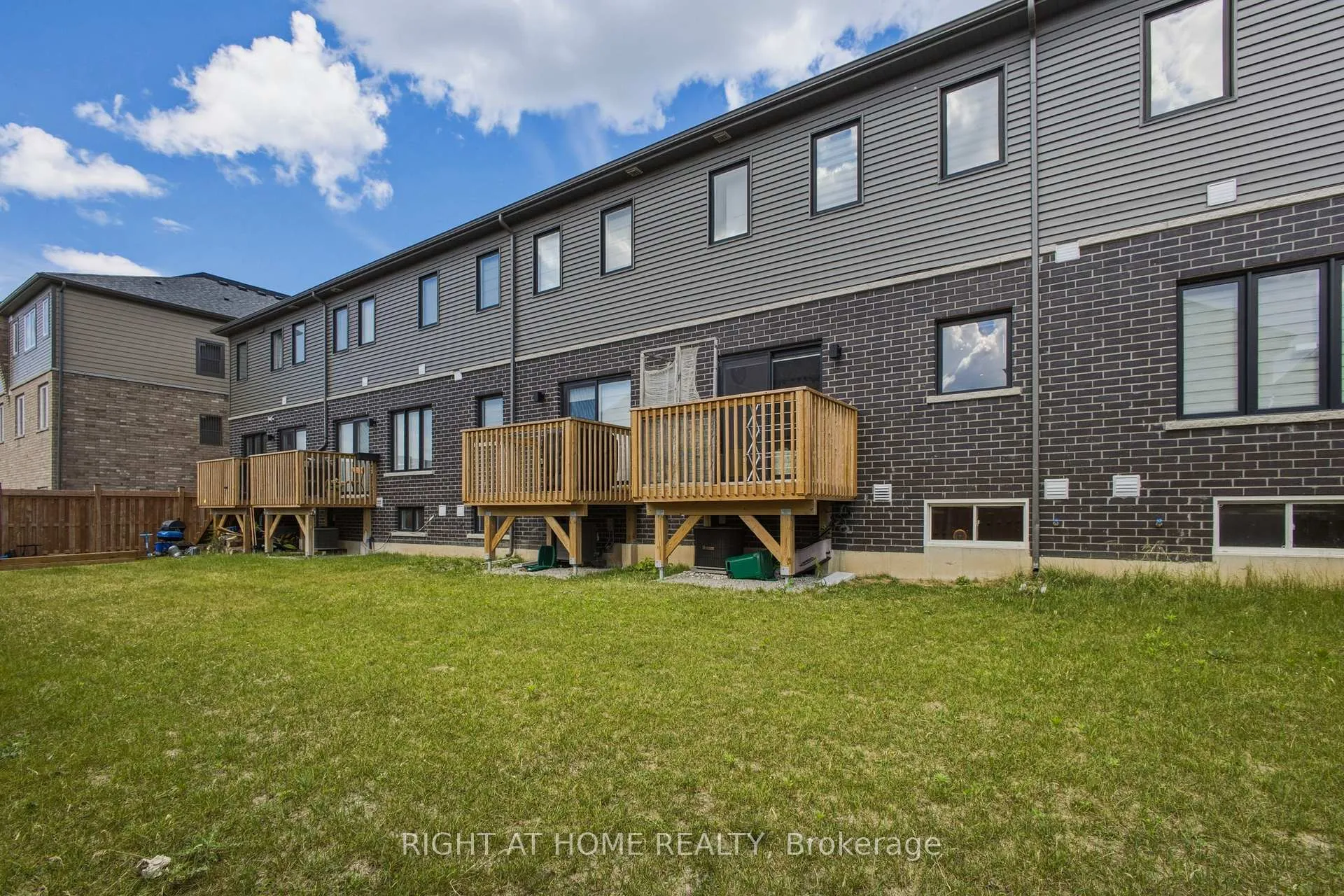 Photo 24 of 15 Hay Lane, Barrie, Rural Barrie Southeast — HOMEH