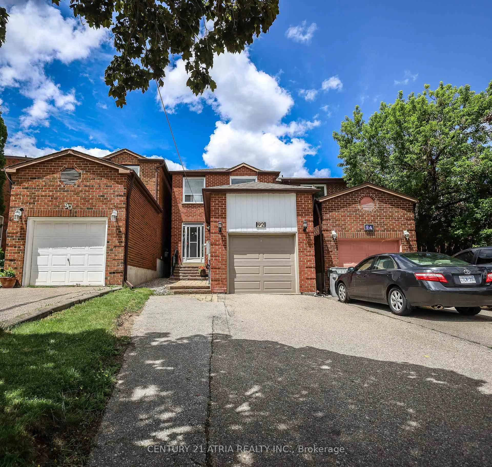 Photo 3 of 92 Rejane Crescent, Vaughan, Crestwood-Springfarm-Yorkhill — HOMEH