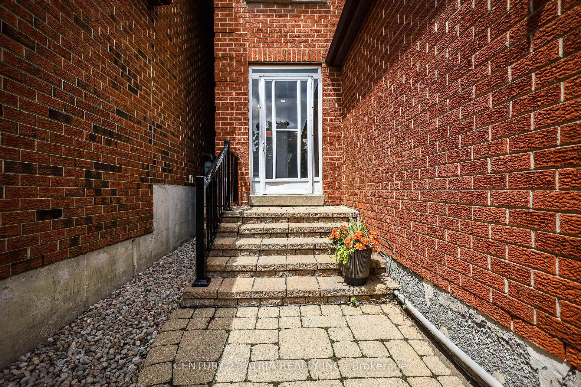 Photo 4 of 92 Rejane Crescent, Vaughan, Crestwood-Springfarm-Yorkhill — HOMEH