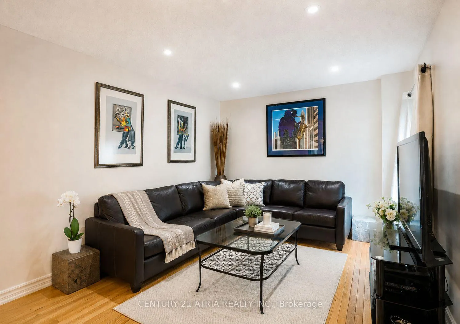 Photo 6 of 92 Rejane Crescent, Vaughan, Crestwood-Springfarm-Yorkhill — HOMEH