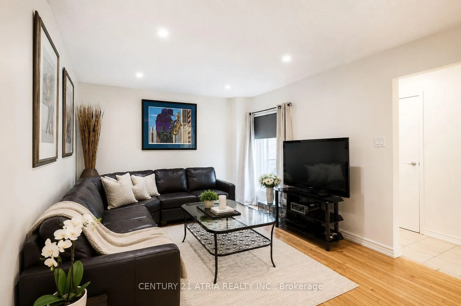 Photo 7 of 92 Rejane Crescent, Vaughan, Crestwood-Springfarm-Yorkhill — HOMEH