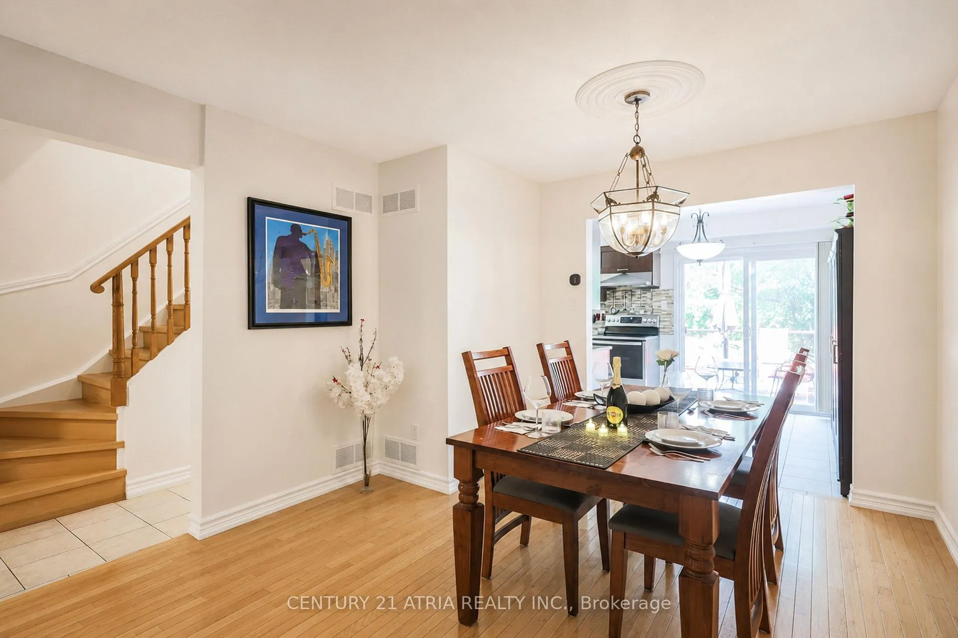 Photo 8 of 92 Rejane Crescent, Vaughan, Crestwood-Springfarm-Yorkhill — HOMEH