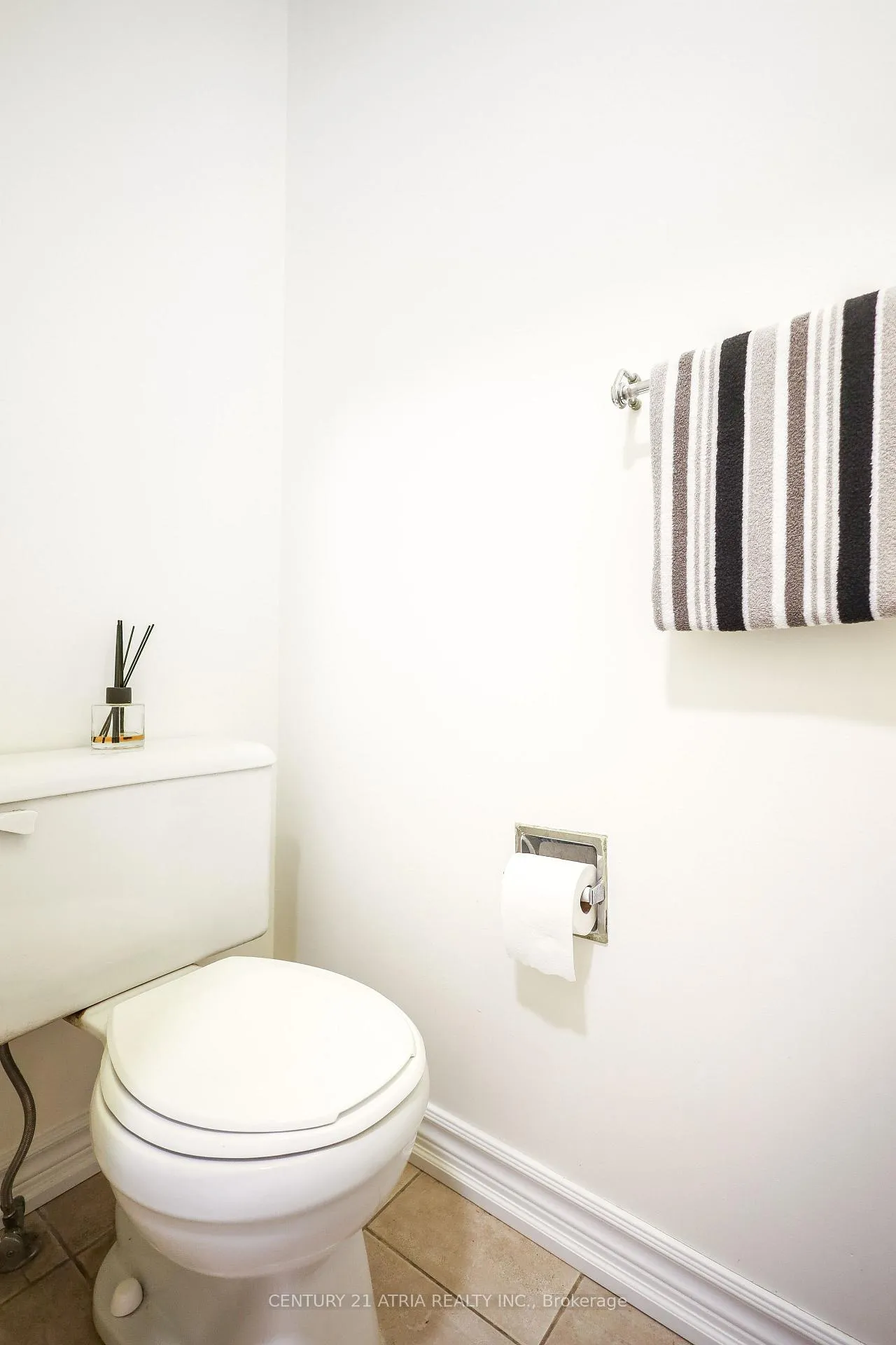 Photo 16 of 92 Rejane Crescent, Vaughan, Crestwood-Springfarm-Yorkhill — HOMEH