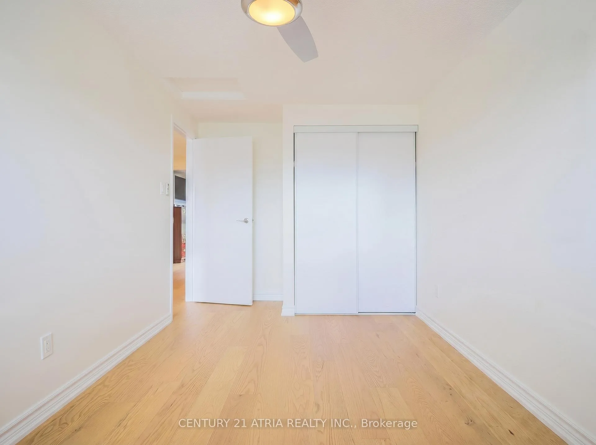 Photo 21 of 92 Rejane Crescent, Vaughan, Crestwood-Springfarm-Yorkhill — HOMEH