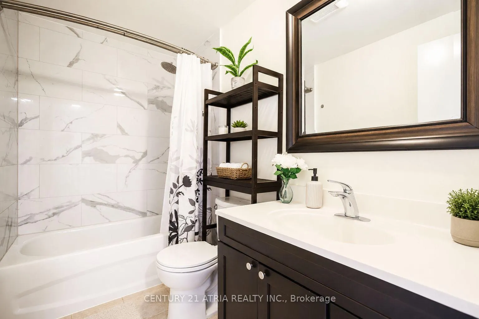 Photo 23 of 92 Rejane Crescent, Vaughan, Crestwood-Springfarm-Yorkhill — HOMEH