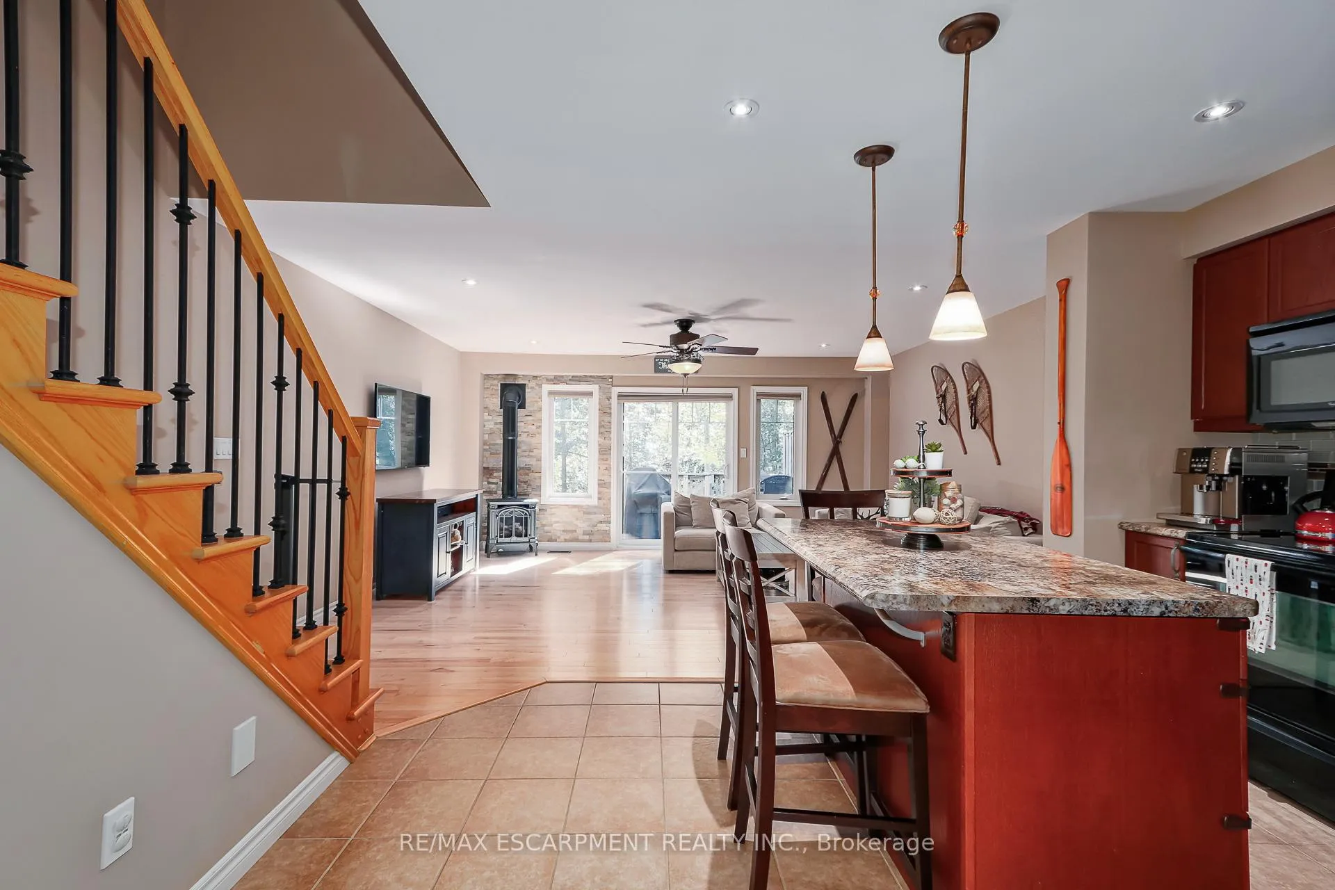 Photo 5 of 72 Silver Glen Boulevard, Collingwood — HOMEH