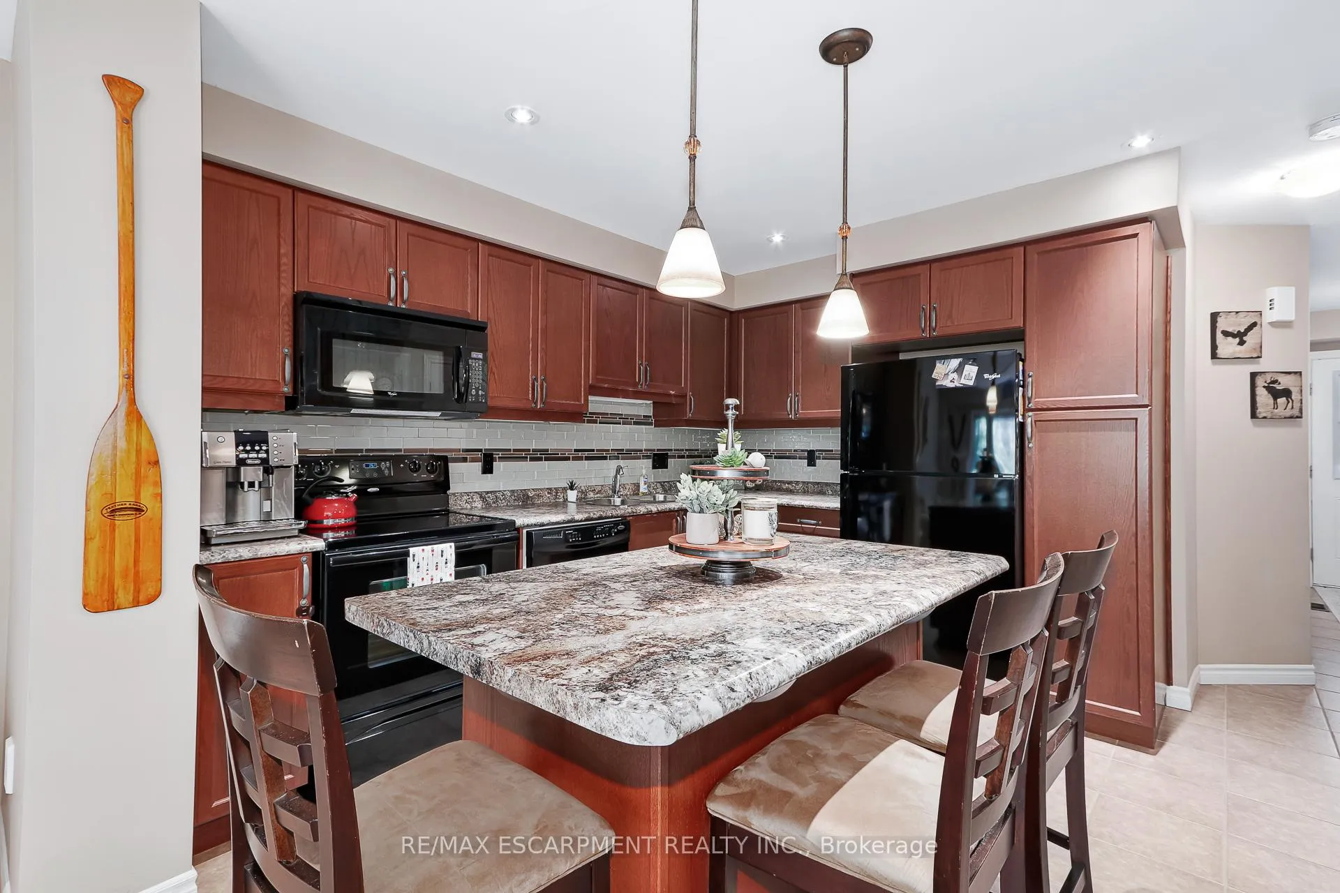 Photo 6 of 72 Silver Glen Boulevard, Collingwood — HOMEH